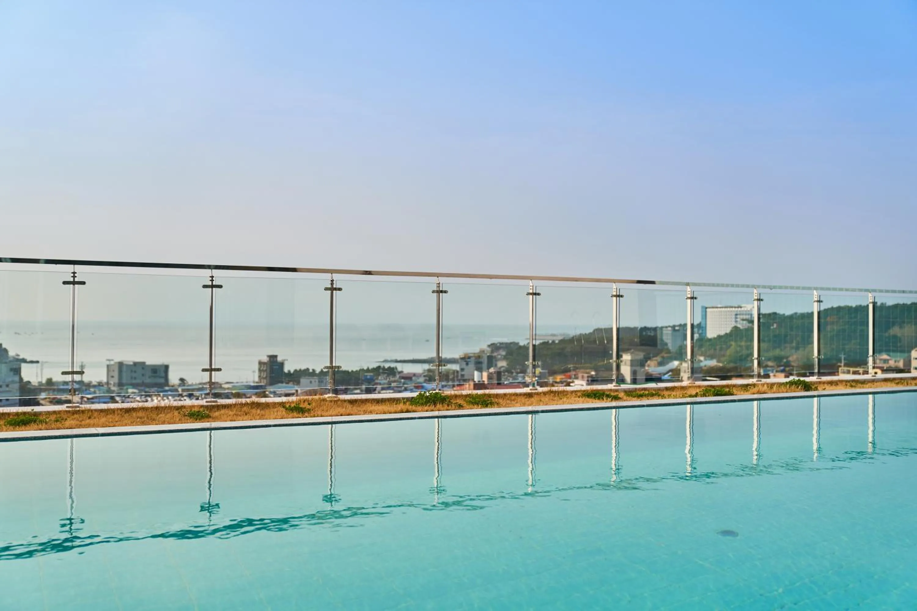 Swimming pool in JN PARK Hotel