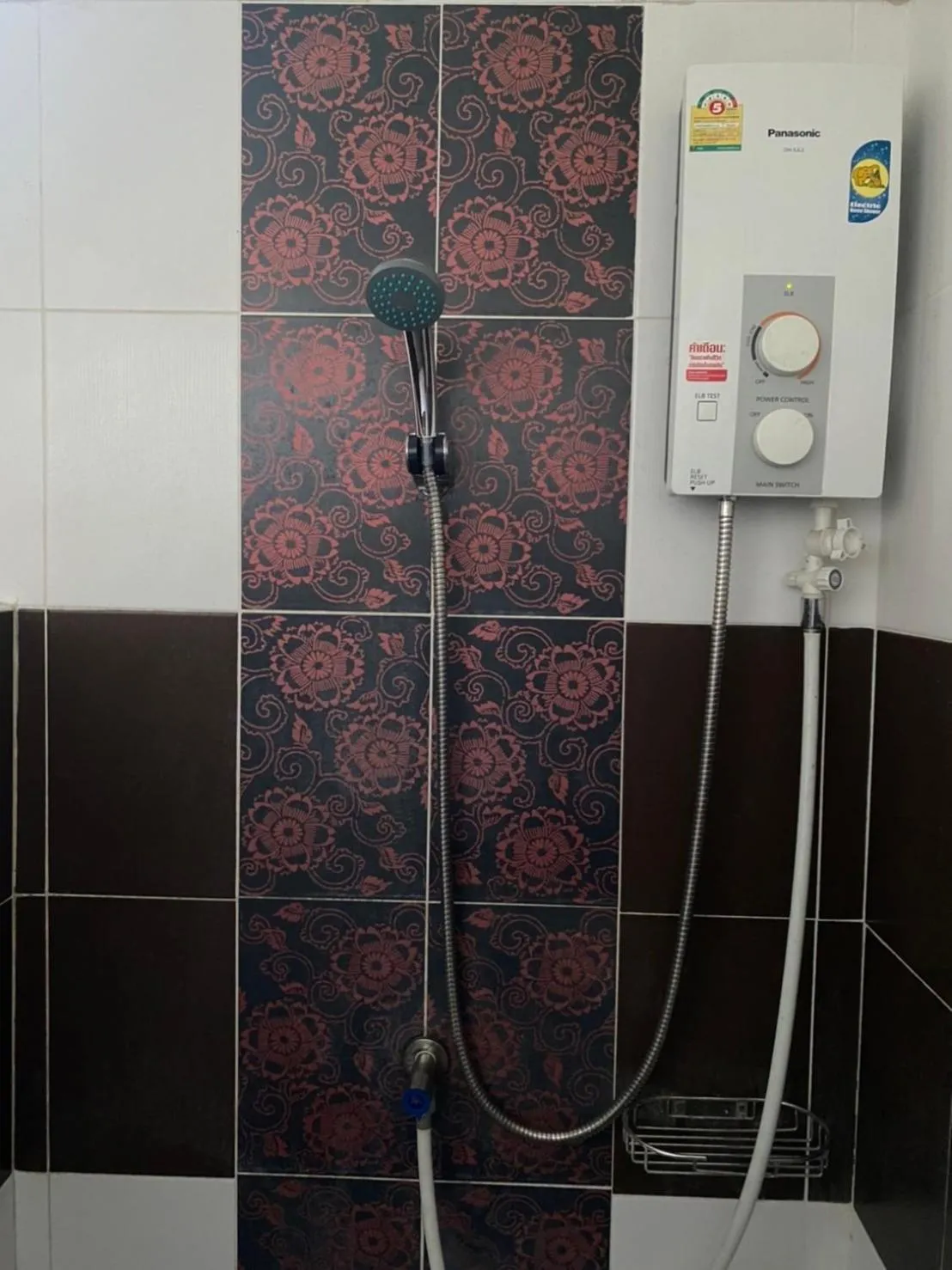 Shower in Preme Apartment @maejo