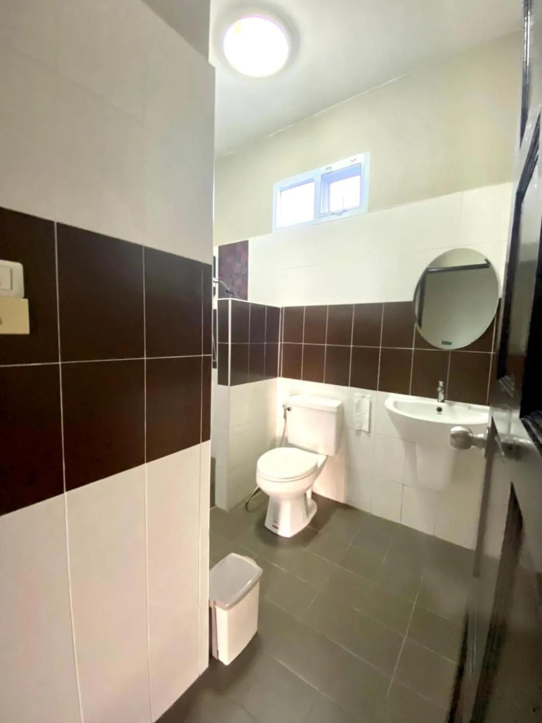 Bathroom in Preme Apartment @maejo