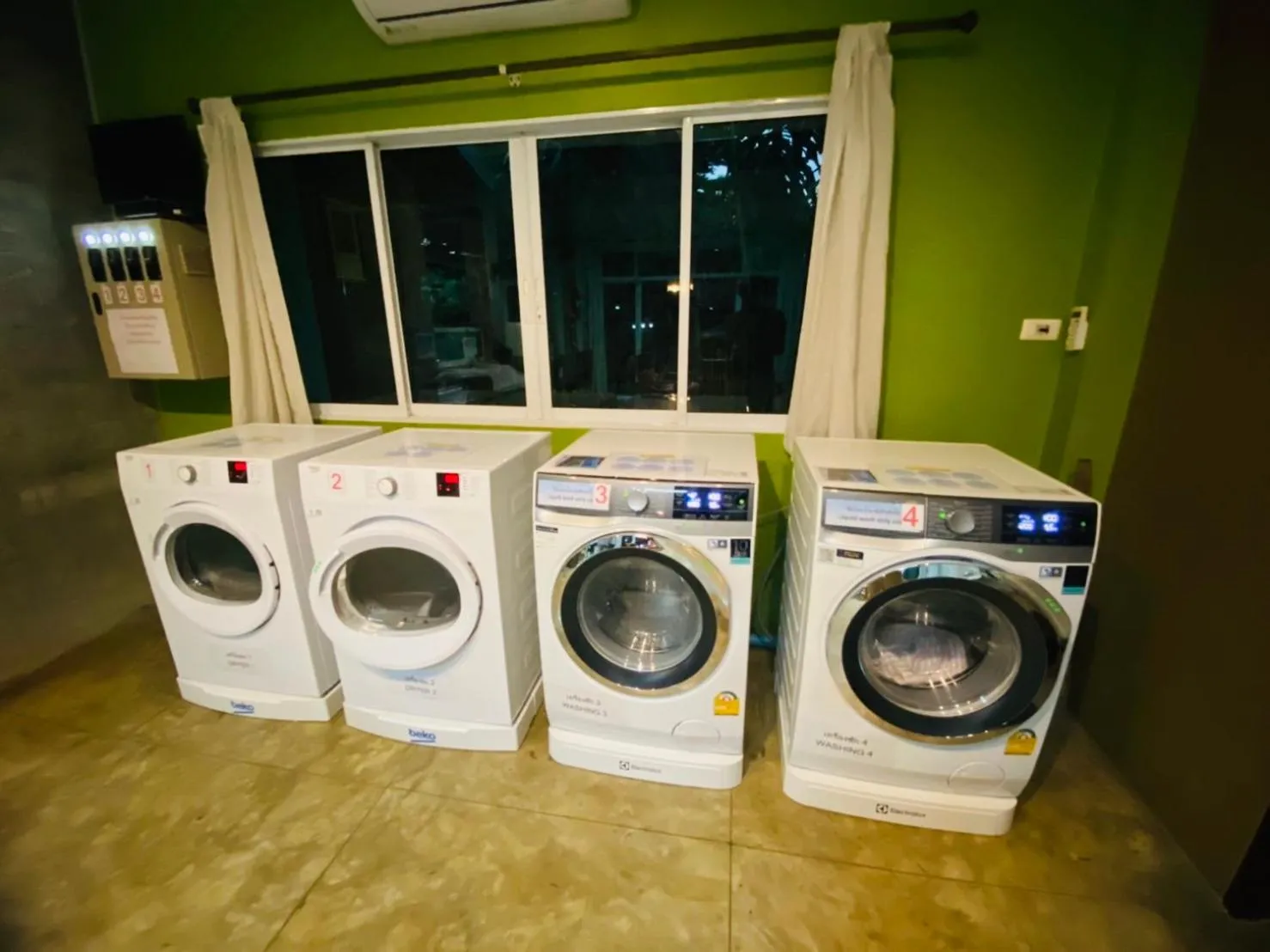 washing machine in Preme Apartment @maejo