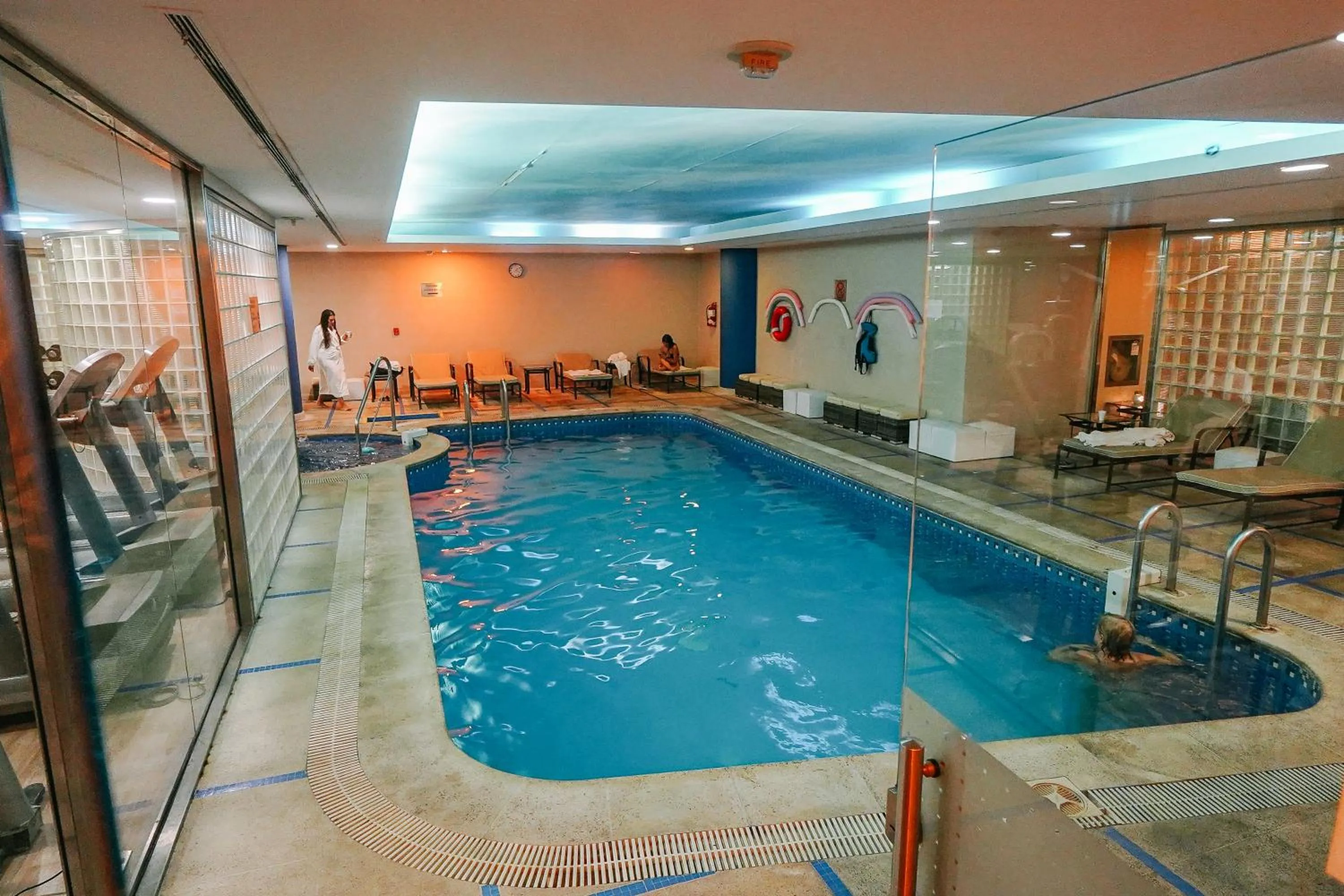 Swimming pool in Doubletree By Hilton Buenos Aires
