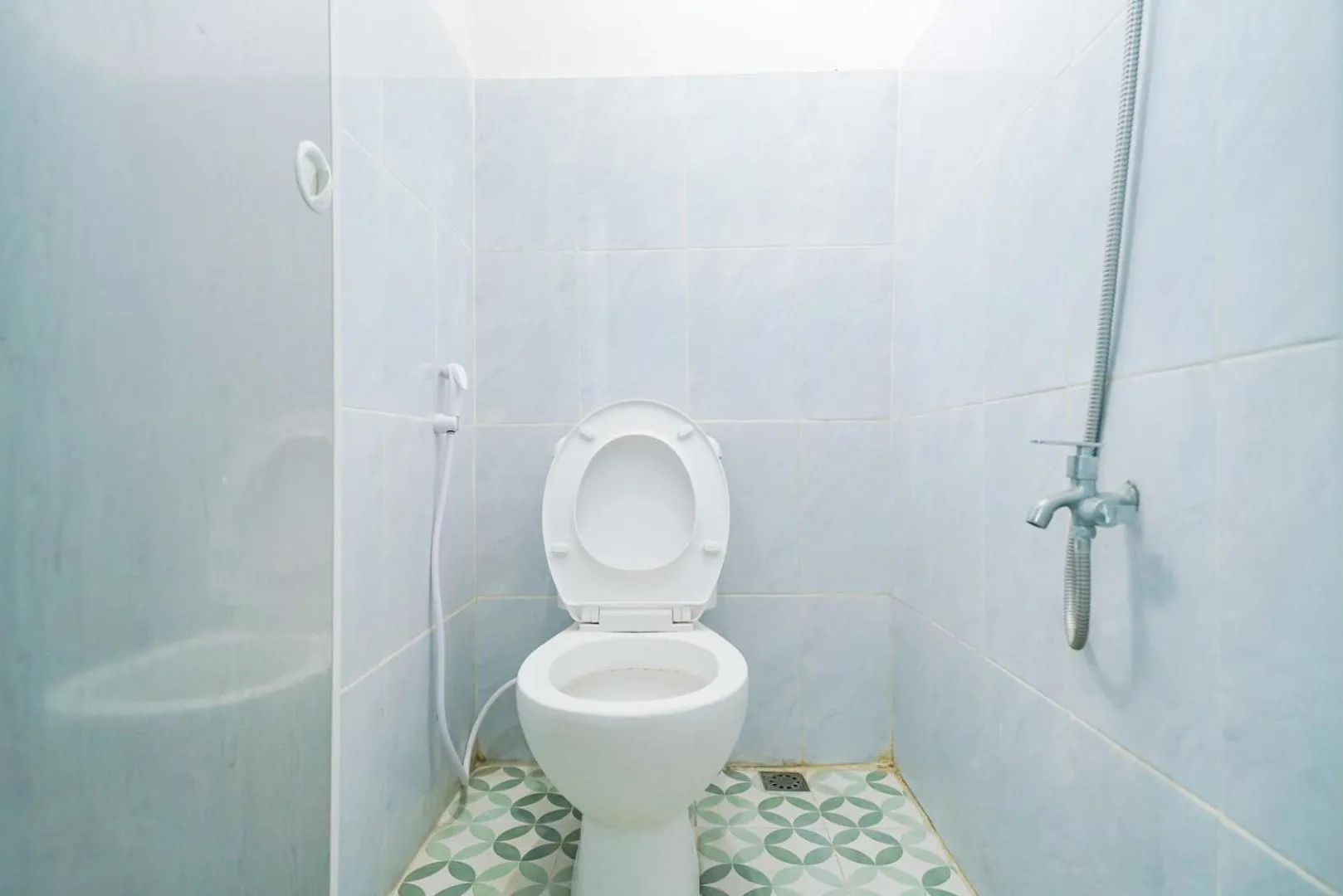 Toilet in Pekayon Garden House Syariah RedPartner