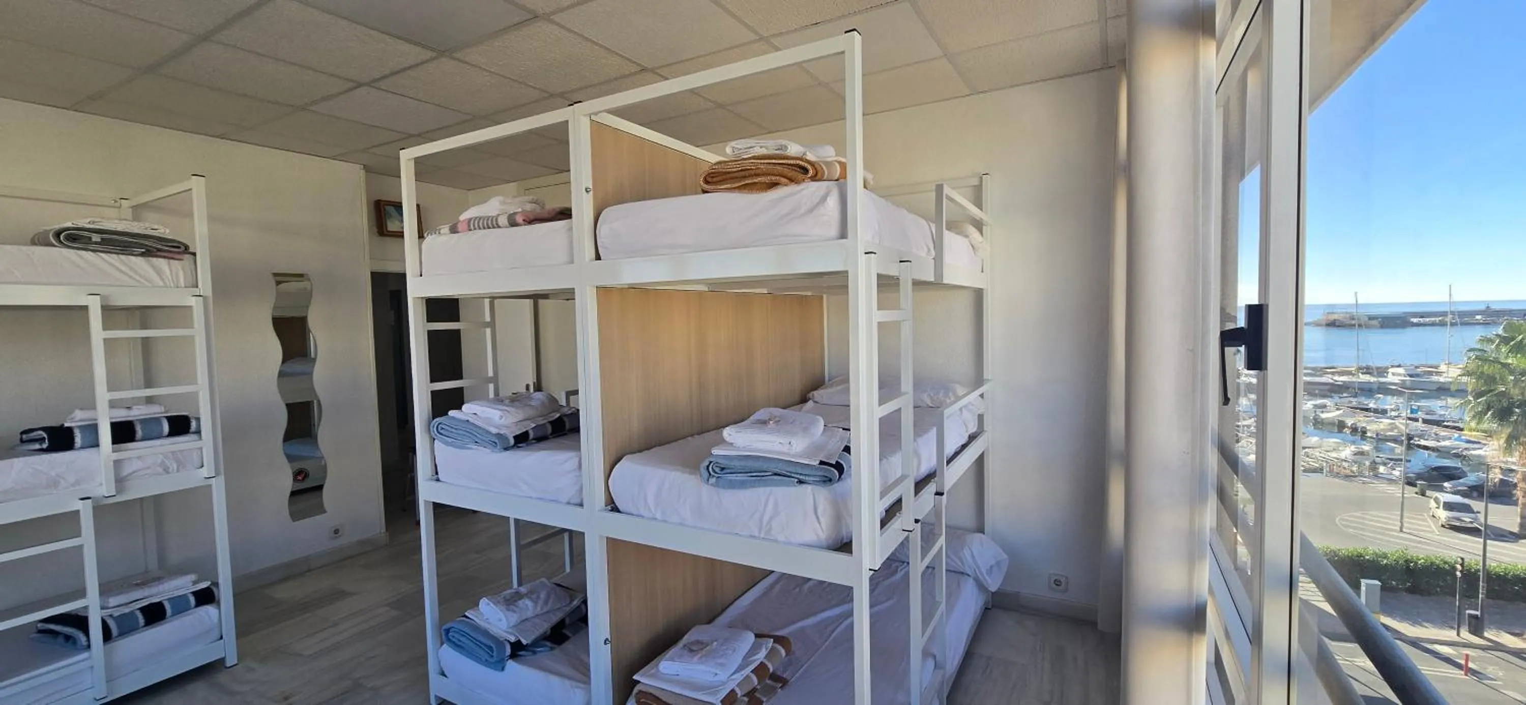 Bed in Albergue Club Náutico de Águilas