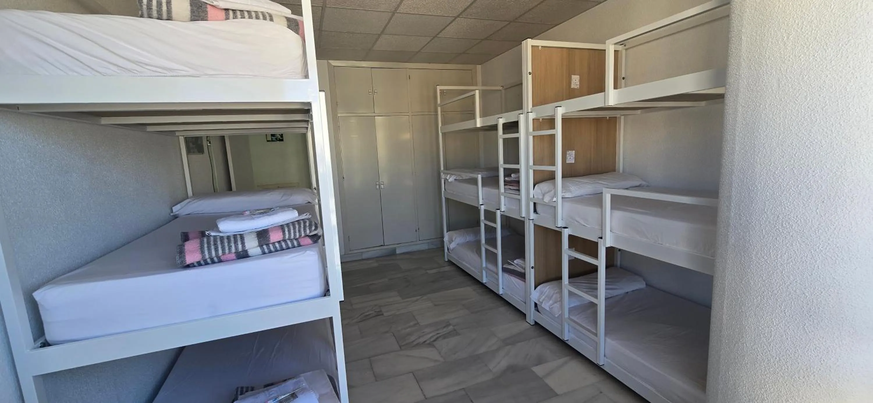 Bed in Albergue Club Náutico de Águilas