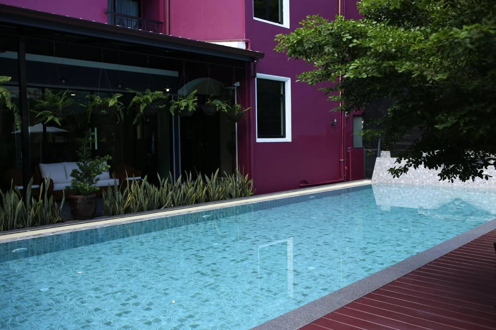 Swimming pool in Baan Chao Khun Hotel