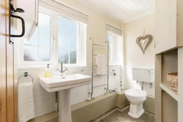 Floor plan in Windy Ridge Cottage - 5 Bedroom Holiday Home - Oxwich