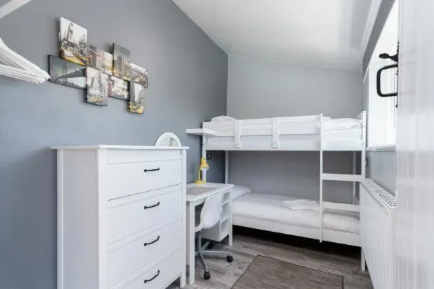 Floor plan, Bed in Windy Ridge Cottage - 5 Bedroom Holiday Home - Oxwich