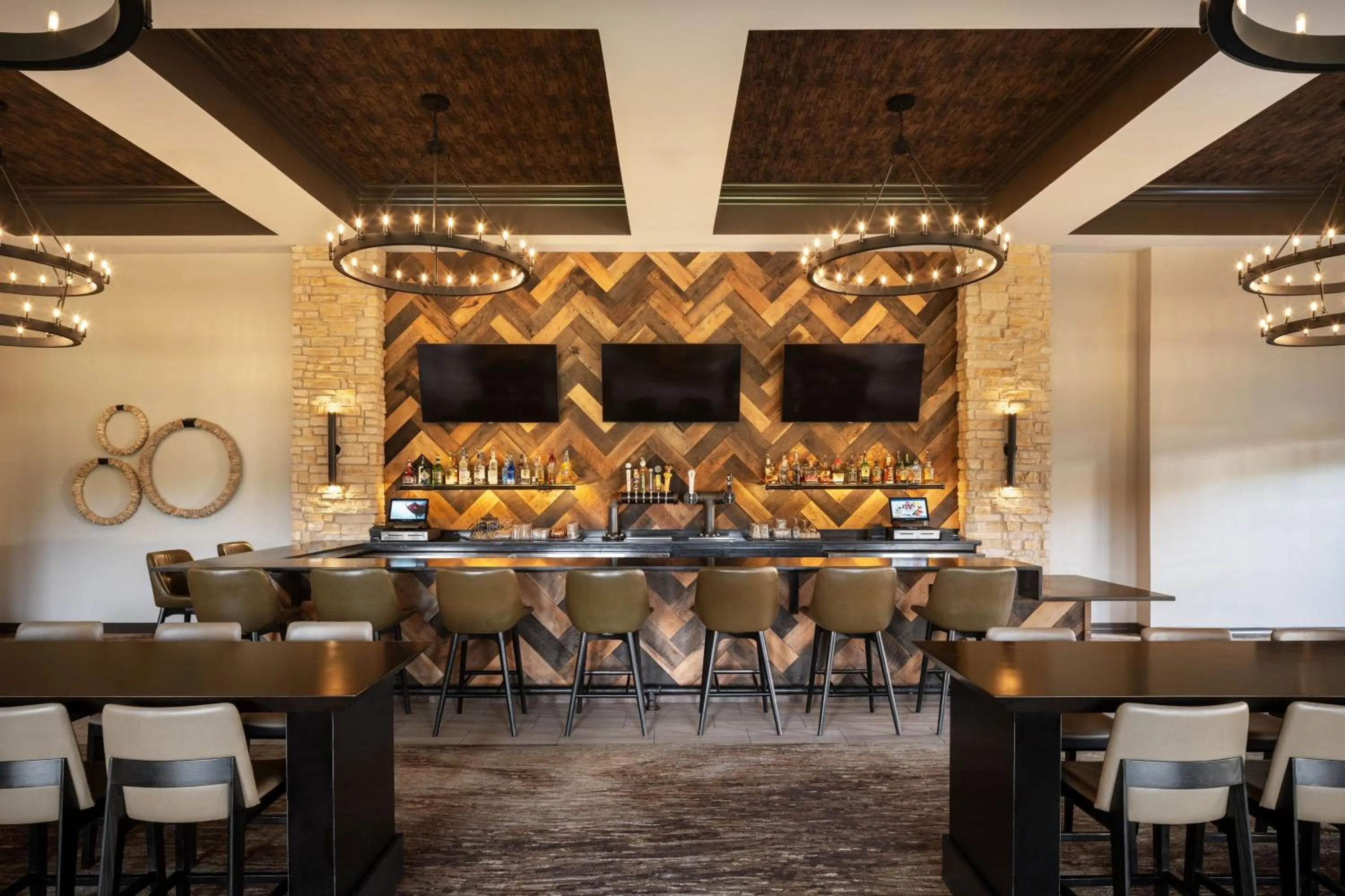 Lounge or bar in Dallas/Fort Worth Marriott Hotel & Golf Club at Champions Circle