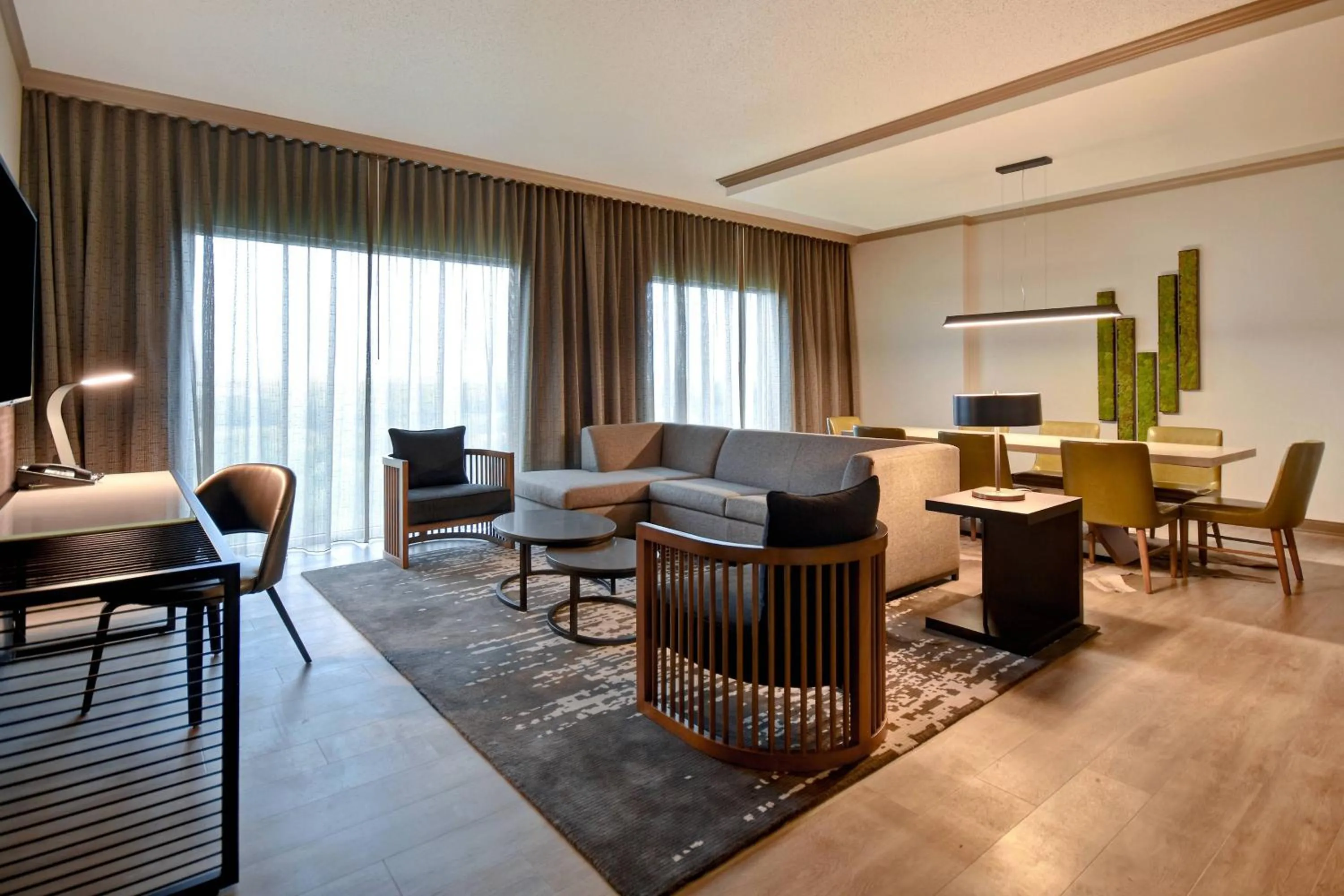 Photo of the whole room in Dallas/Fort Worth Marriott Hotel & Golf Club at Champions Circle