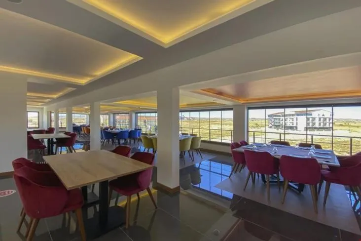 Restaurant/places to eat in ES TERMAL OTEL&SPA