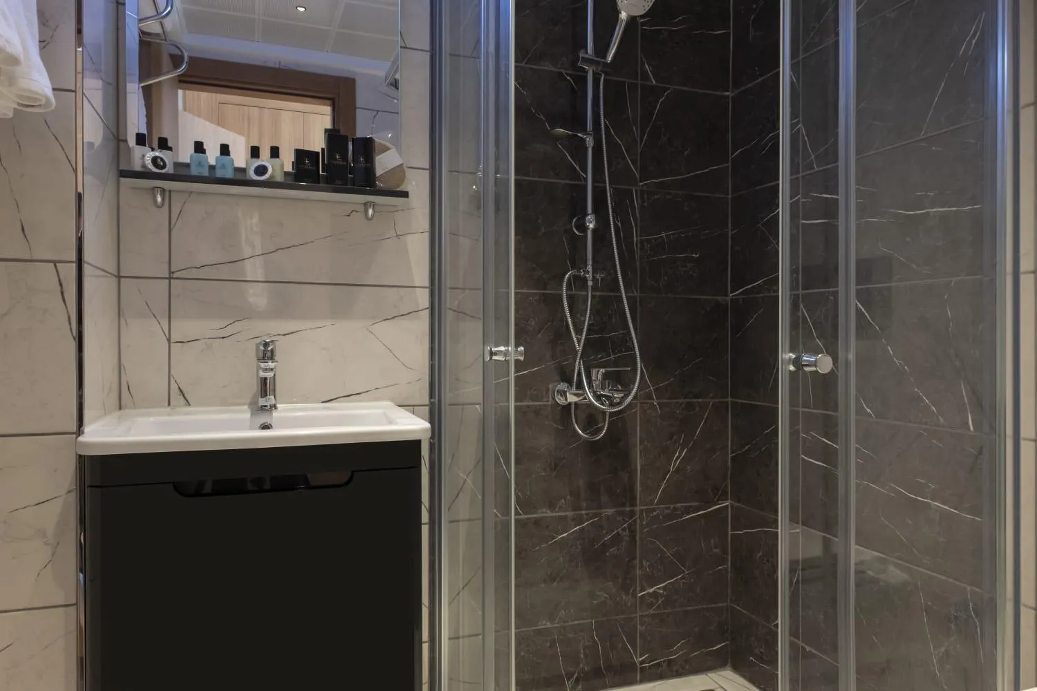 Bathroom in ES TERMAL OTEL&SPA