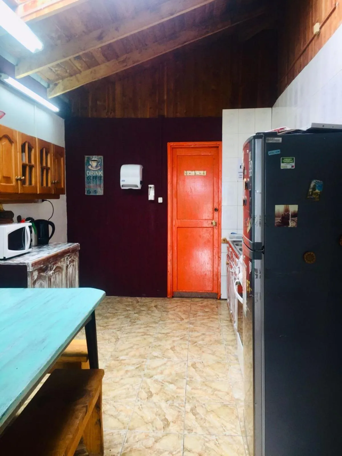 Kitchen or kitchenette in Hostel Raíz