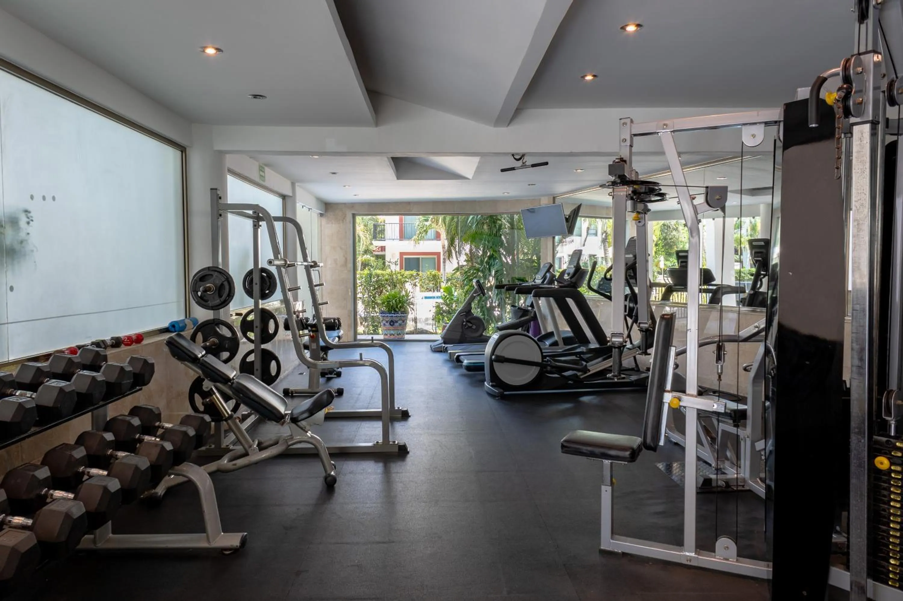 Fitness centre/facilities in Paseo del Sol Condohotel by BVR