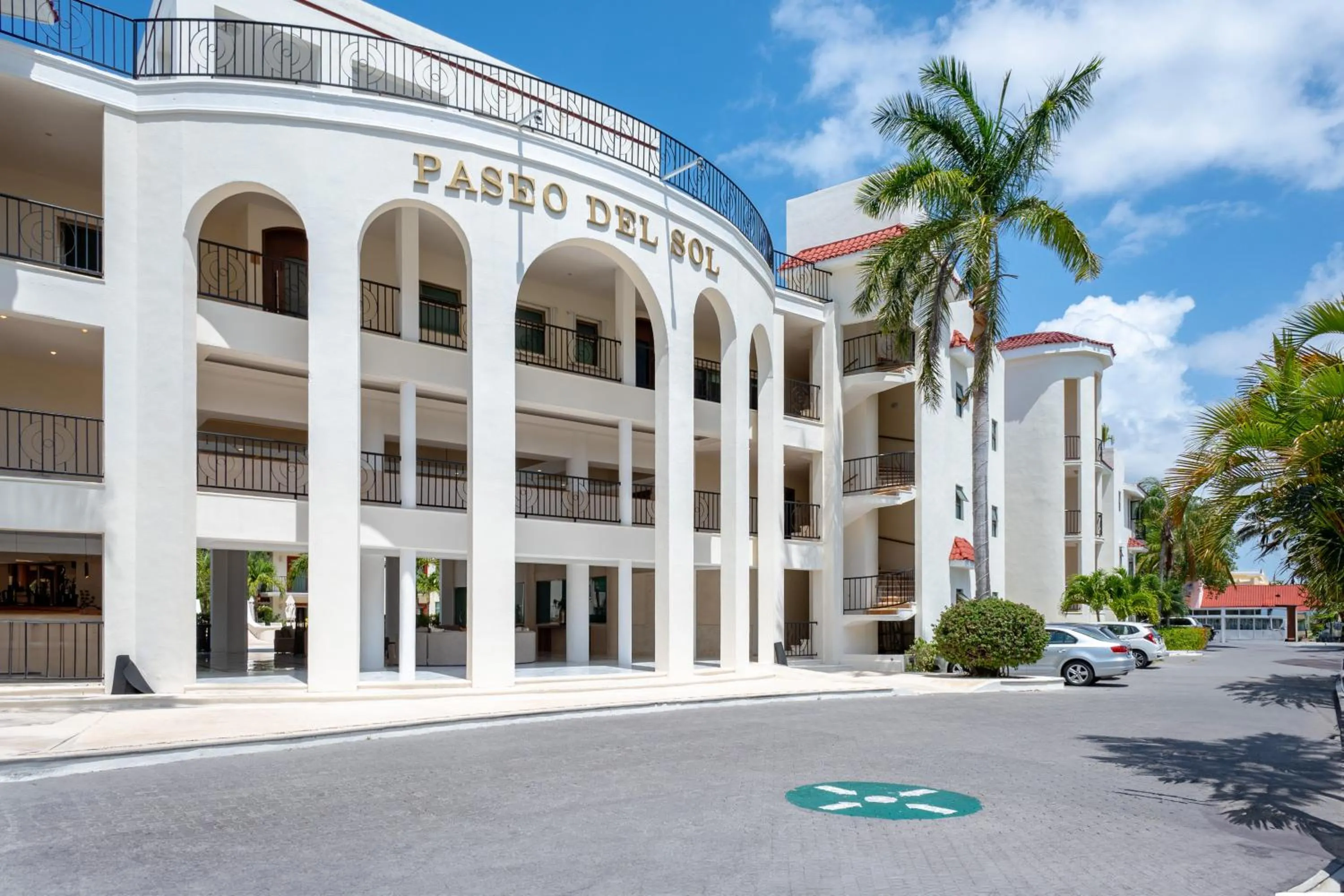 Facade/entrance in Paseo del Sol Condohotel by BVR