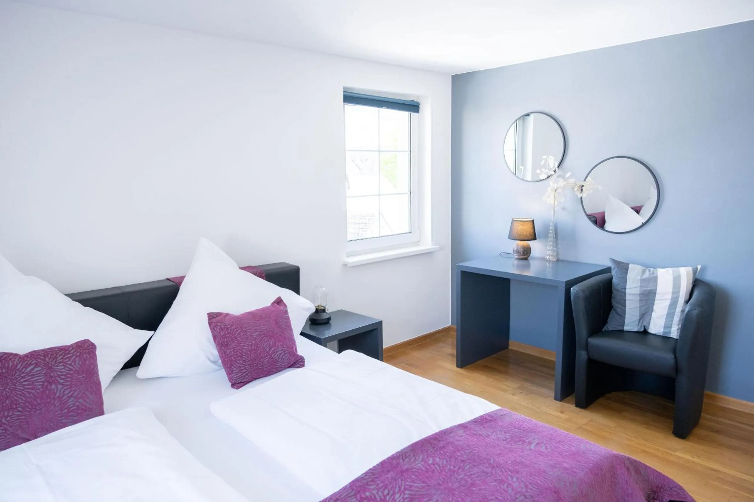 Bedroom, Bed in Cabinett 1876