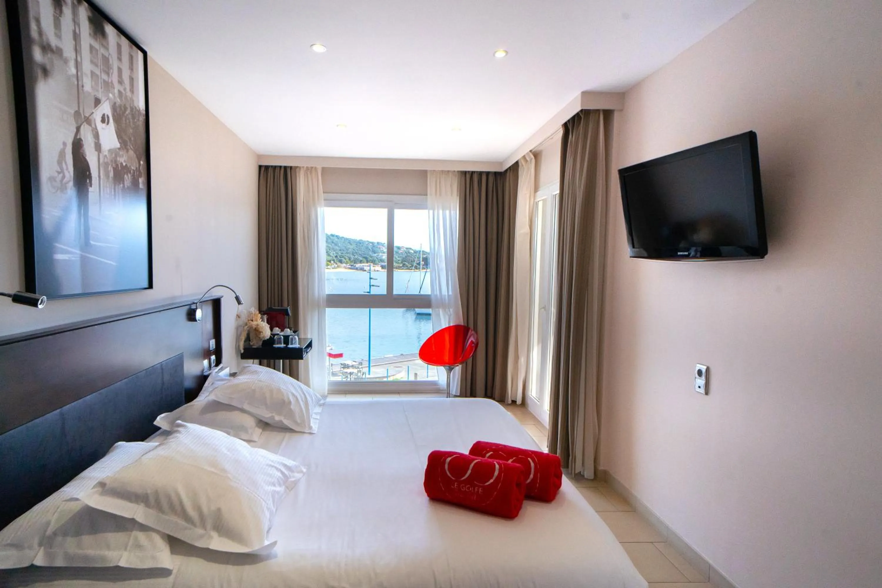 Bedroom, Bed in Le Golfe