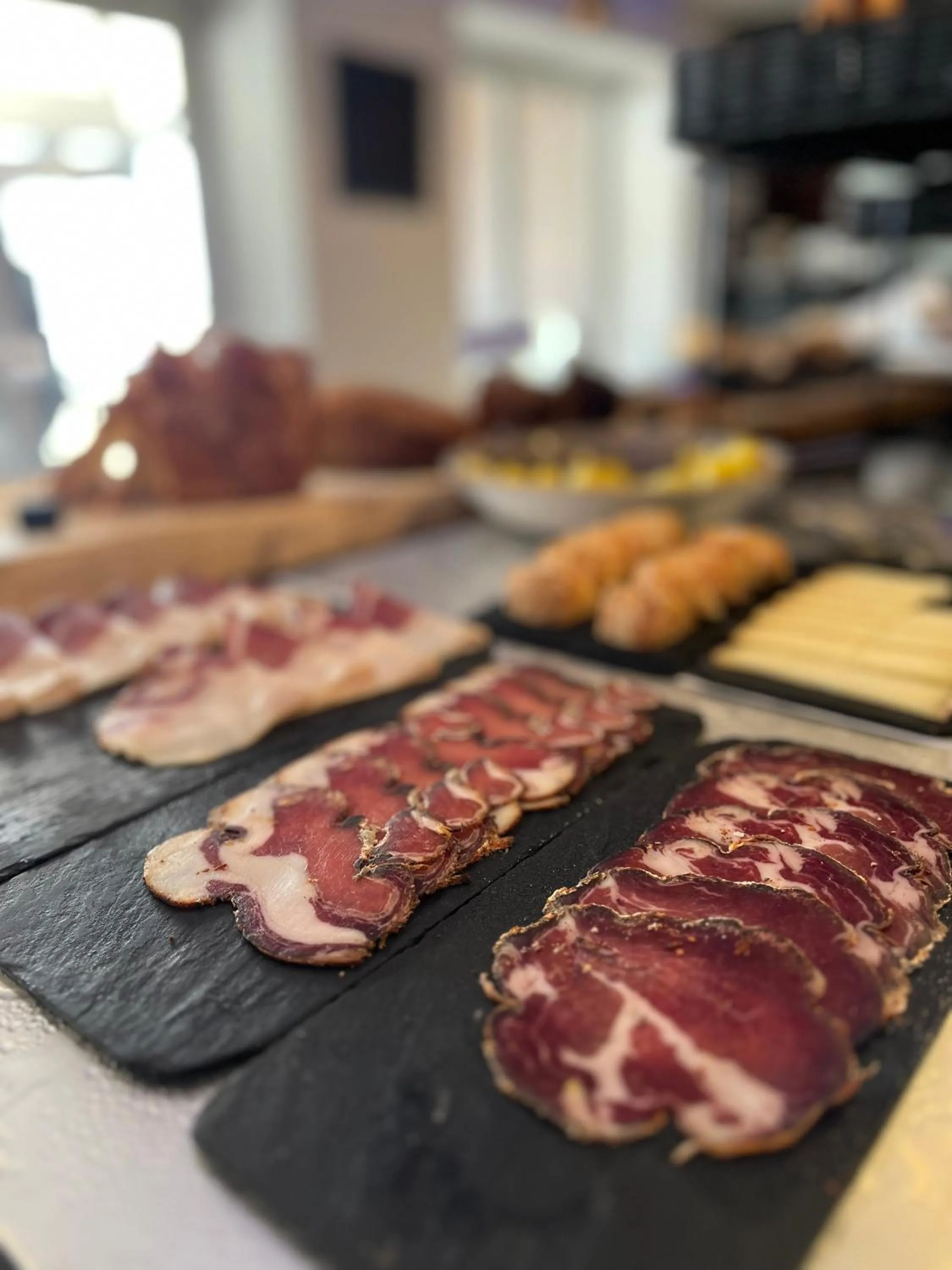 Buffet breakfast in Le Golfe