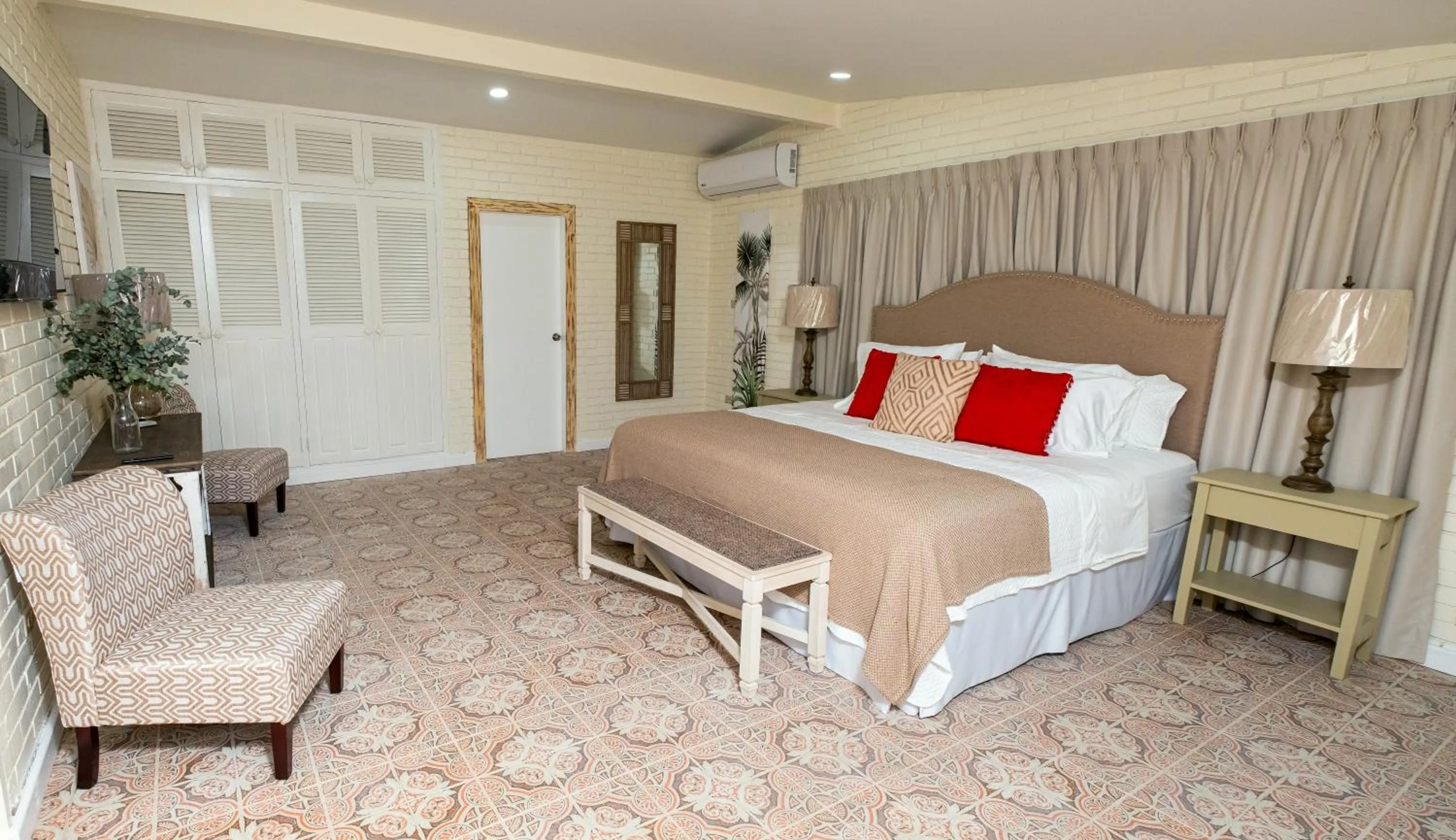 Bed in Angeli Gardens Boutique Hotel