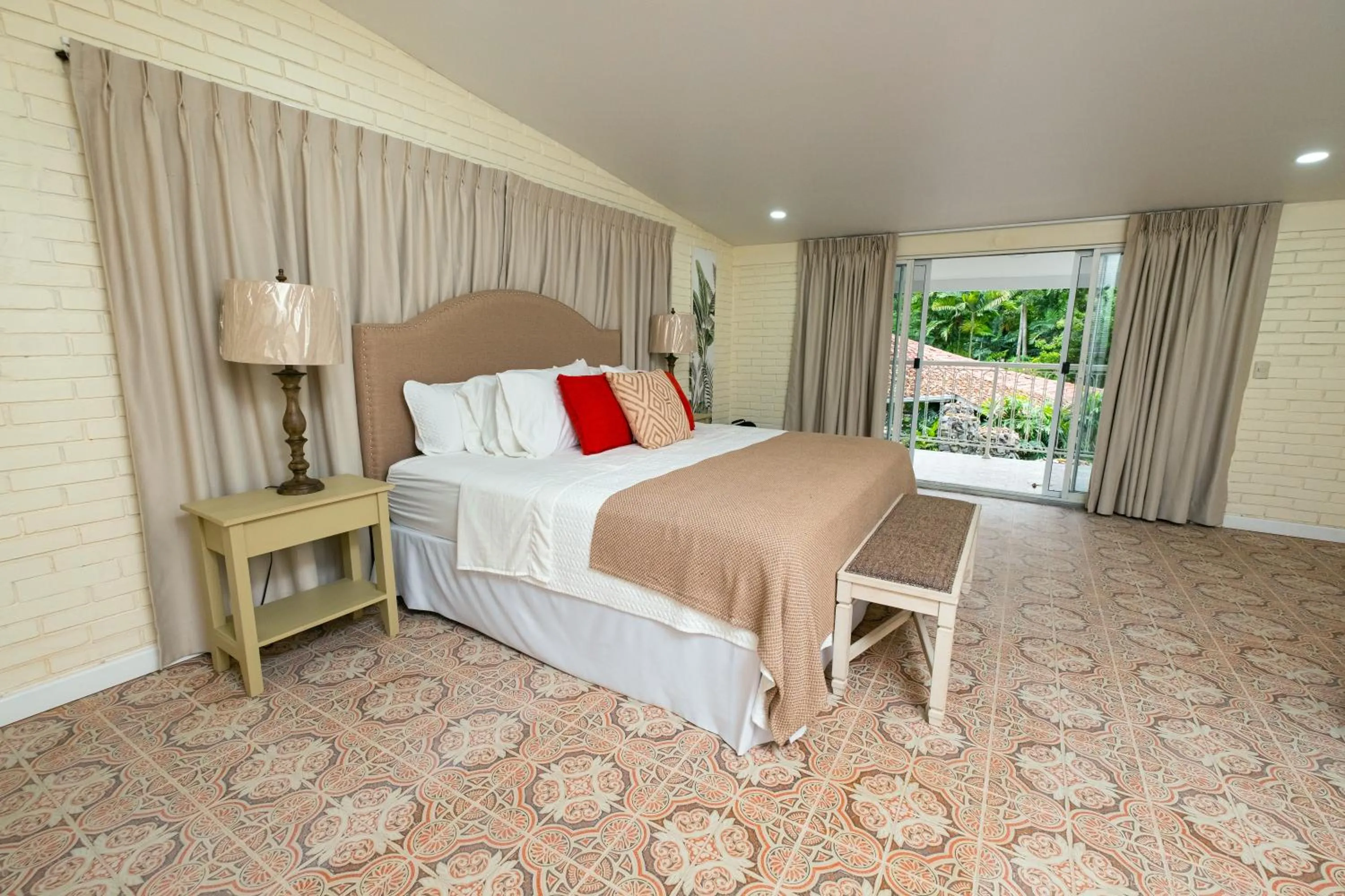 Bed in Angeli Gardens Boutique Hotel