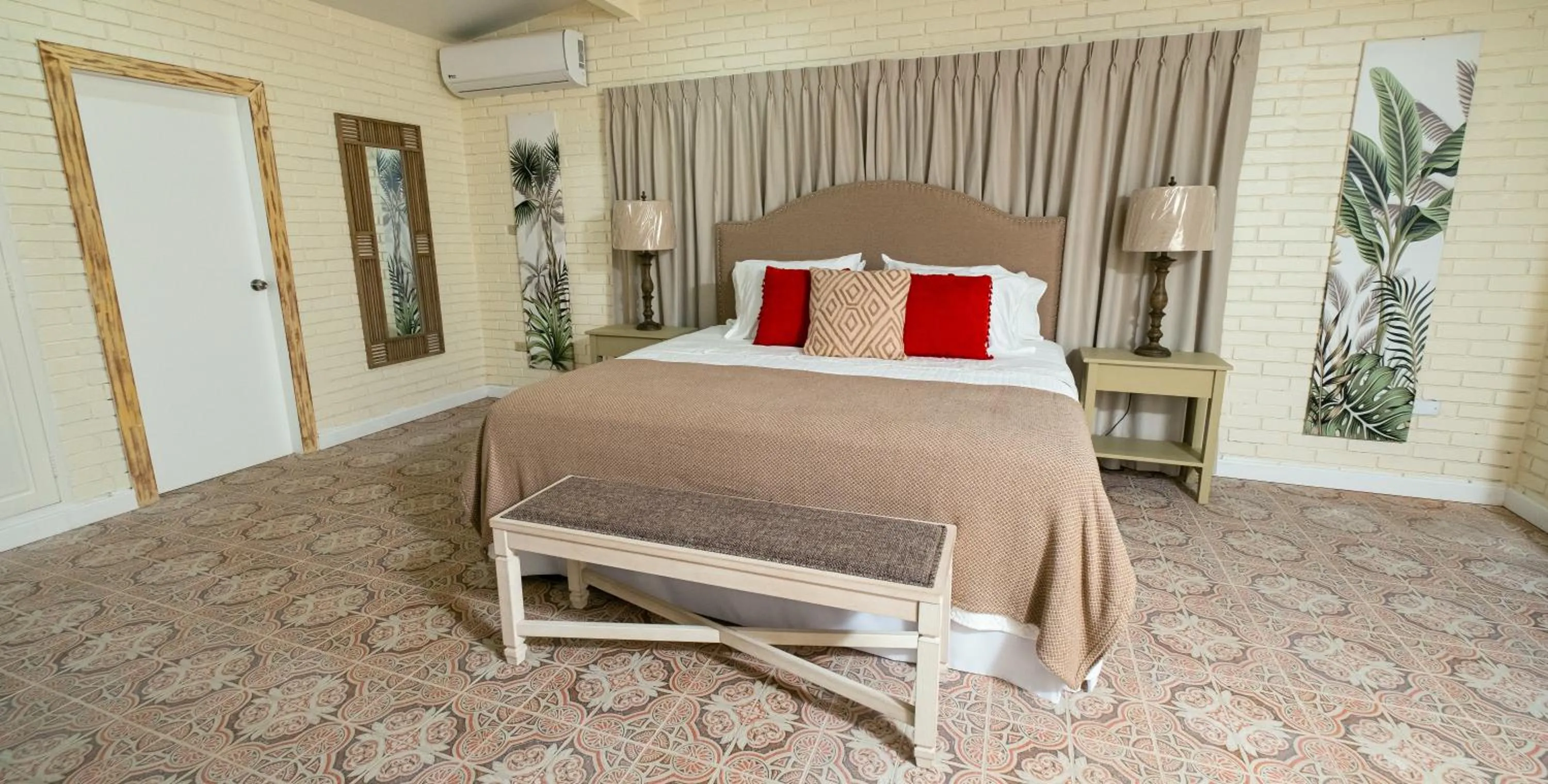 Bed in Angeli Gardens Boutique Hotel
