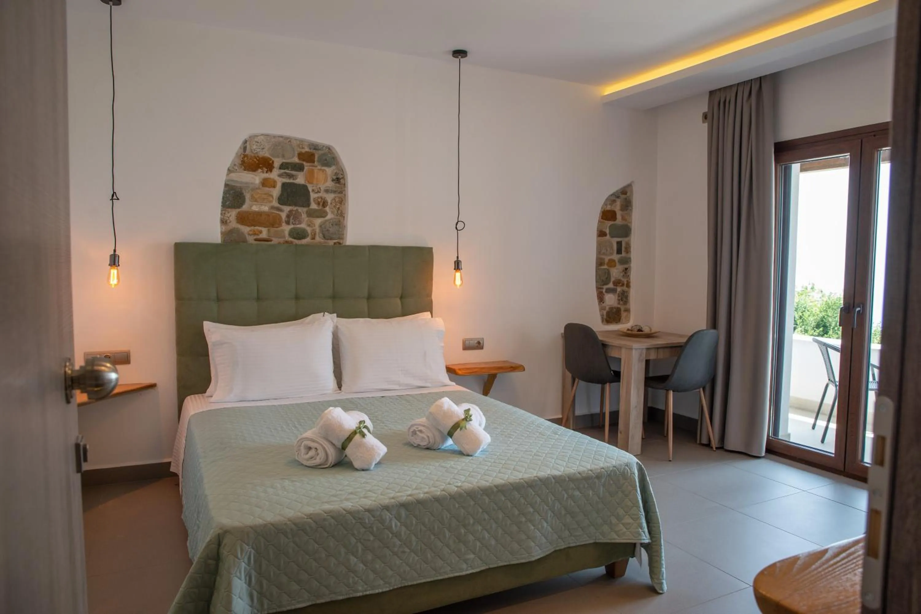 Bed in Aelia Mount Suites