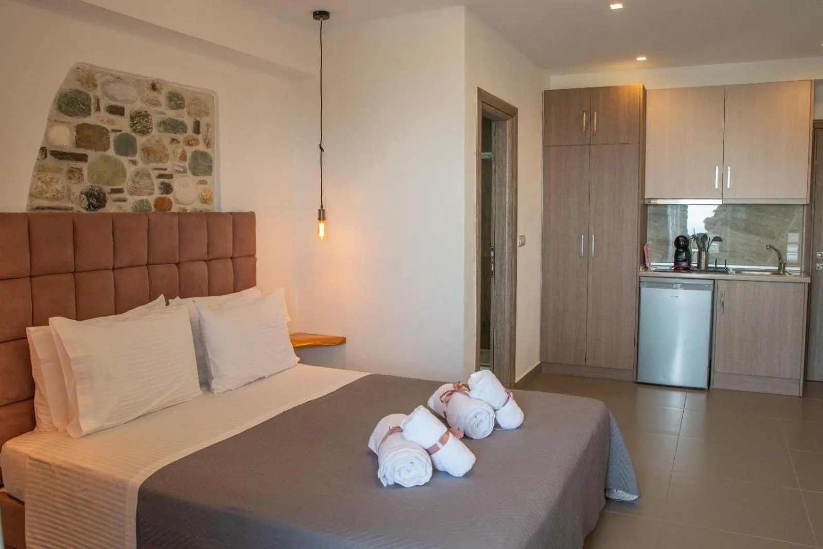 Bed in Aelia Mount Suites