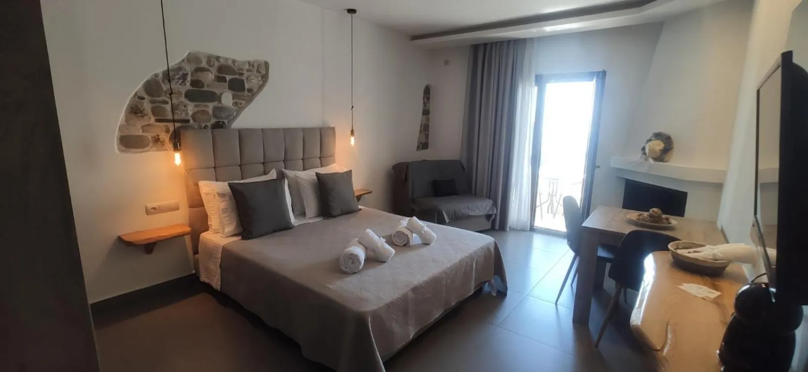 Bed in Aelia Mount Suites