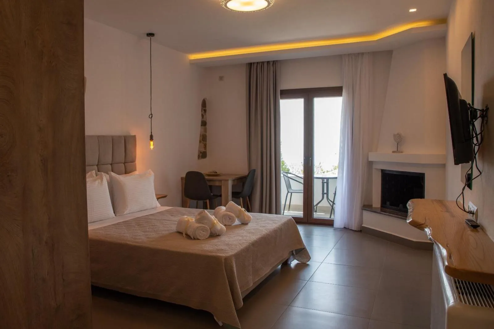 Bed in Aelia Mount Suites