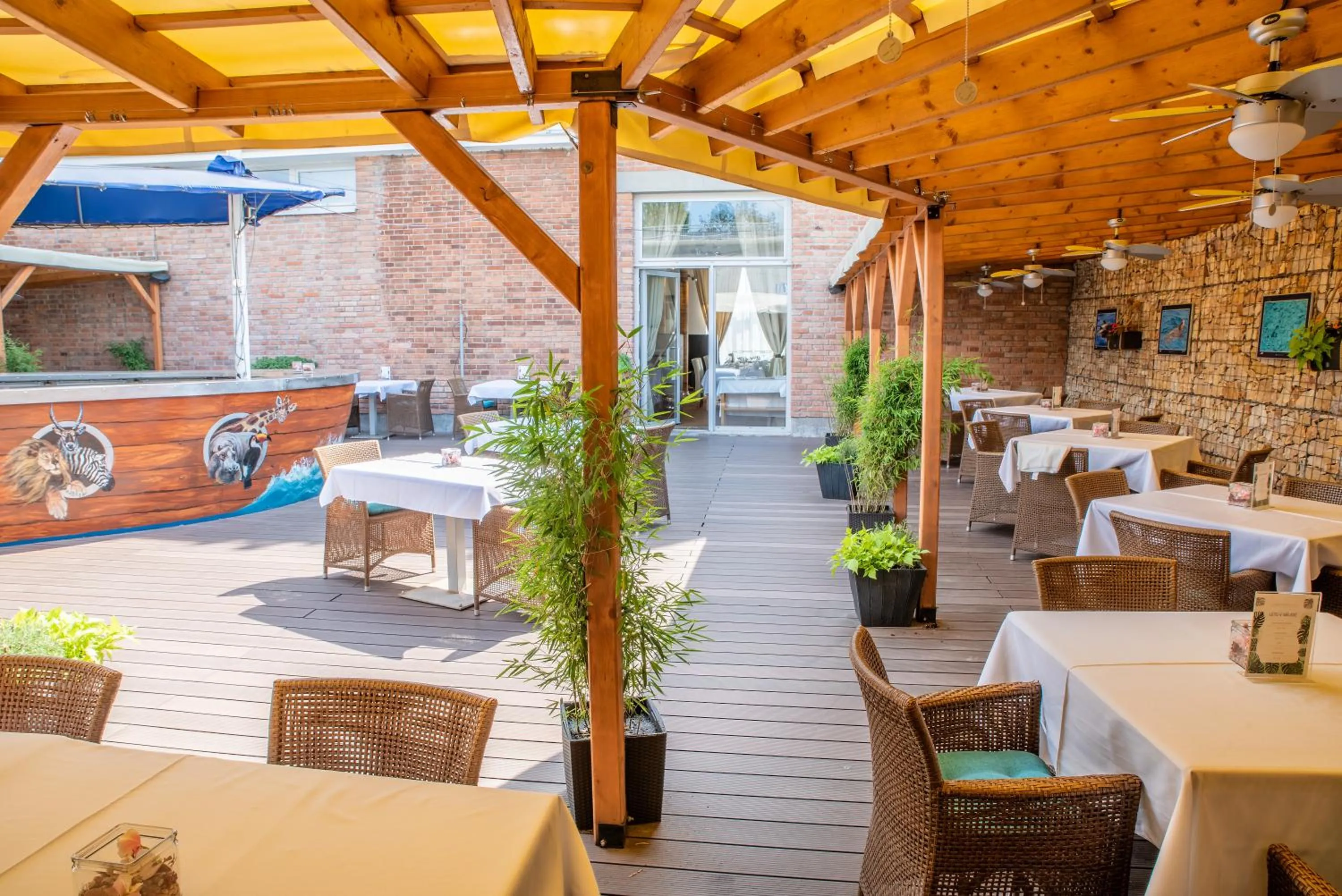 Restaurant & Design Hotel Noem Arch