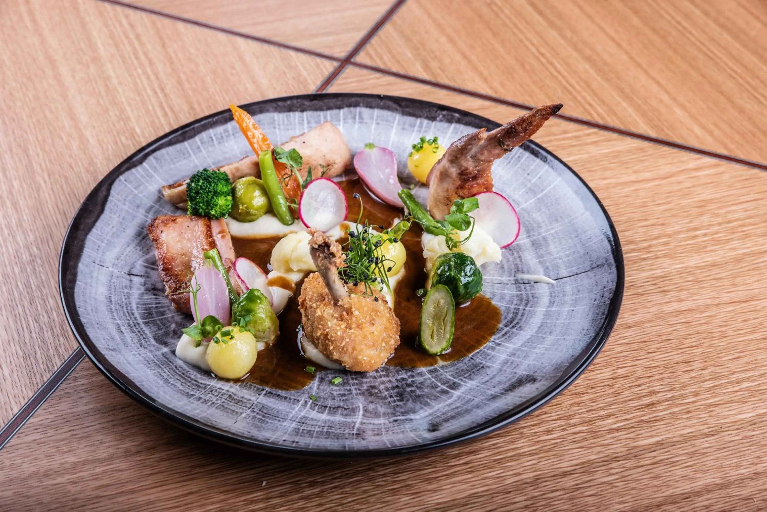 Restaurant & Design Hotel Noem Arch