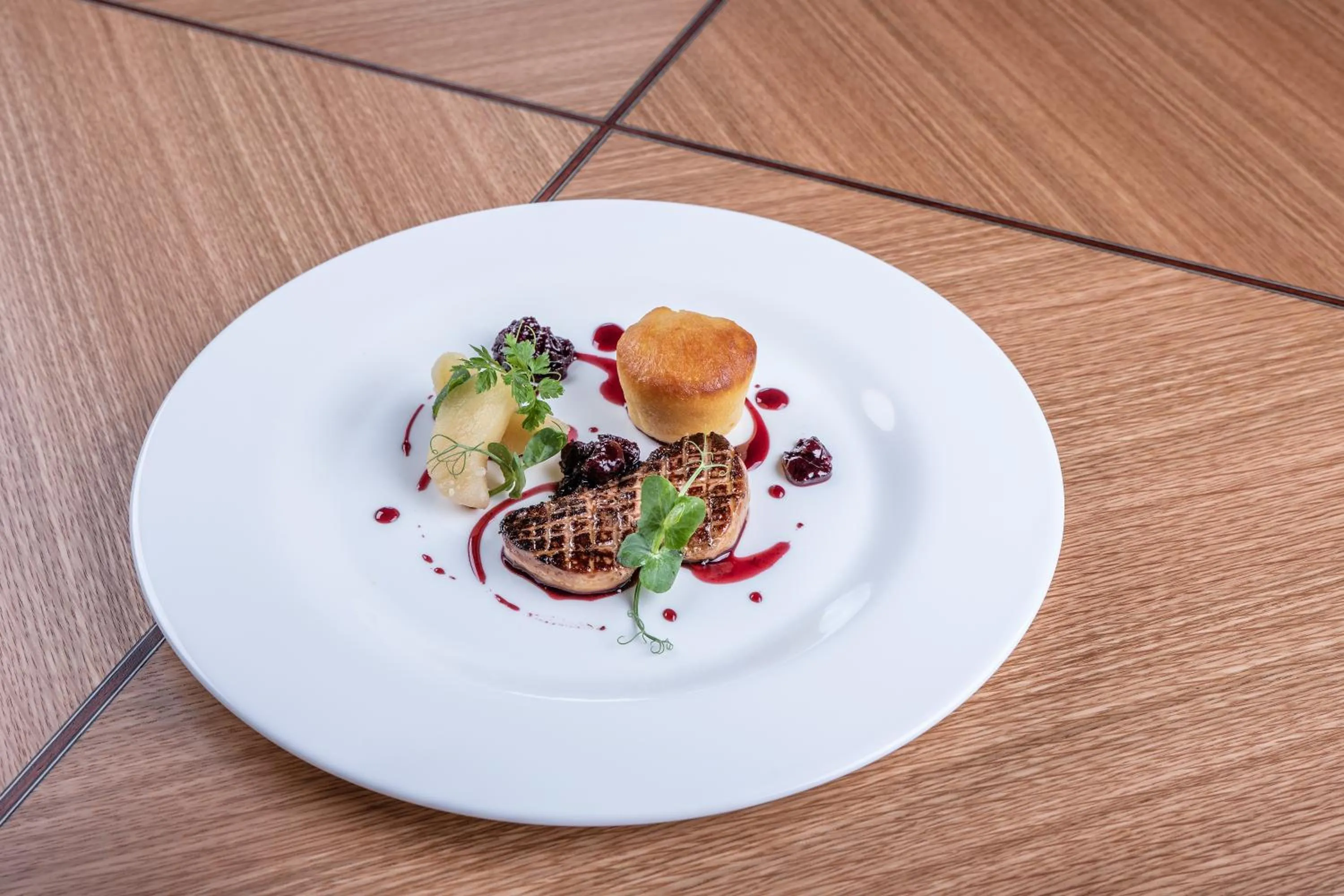 Restaurant & Design Hotel Noem Arch