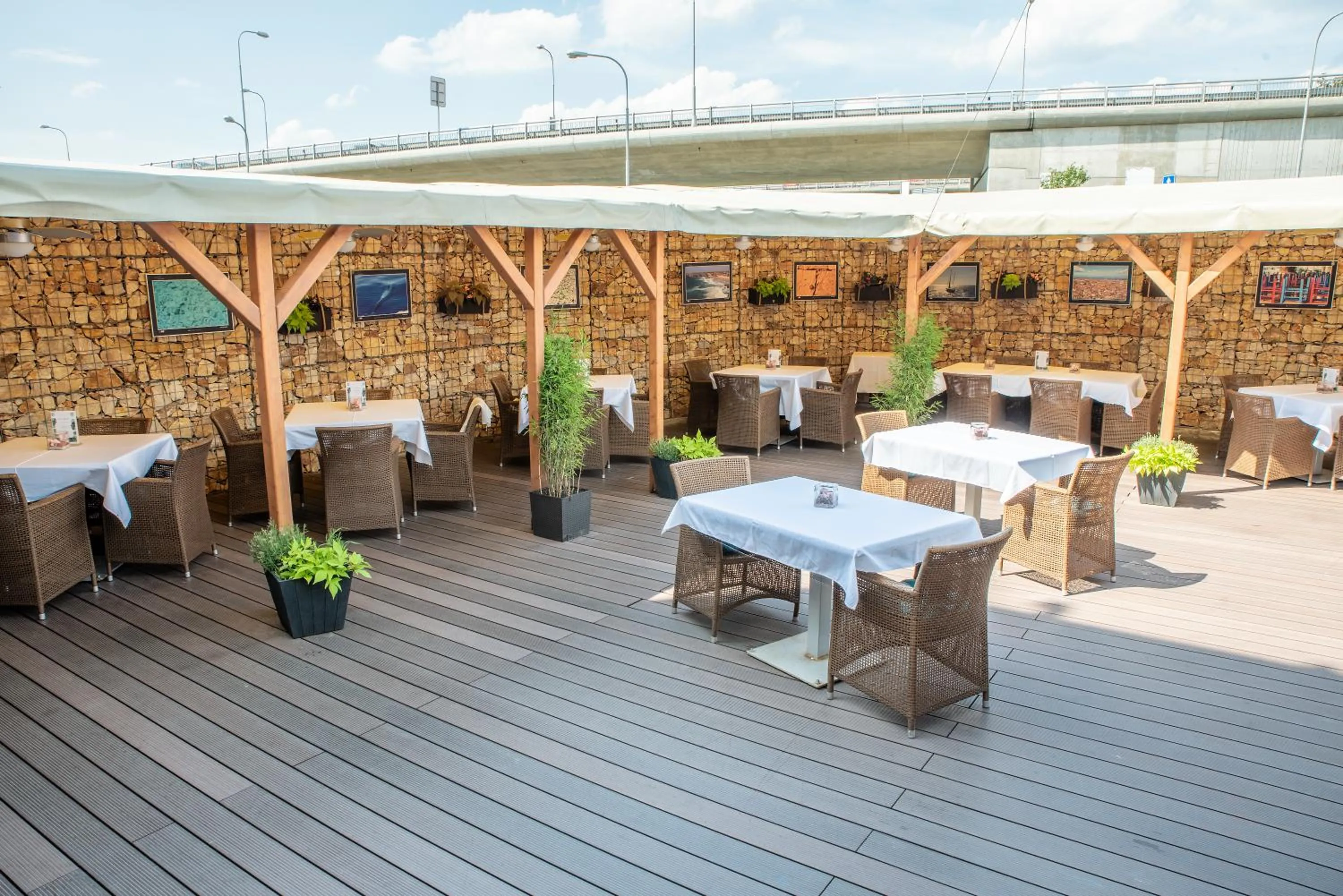 Restaurant & Design Hotel Noem Arch