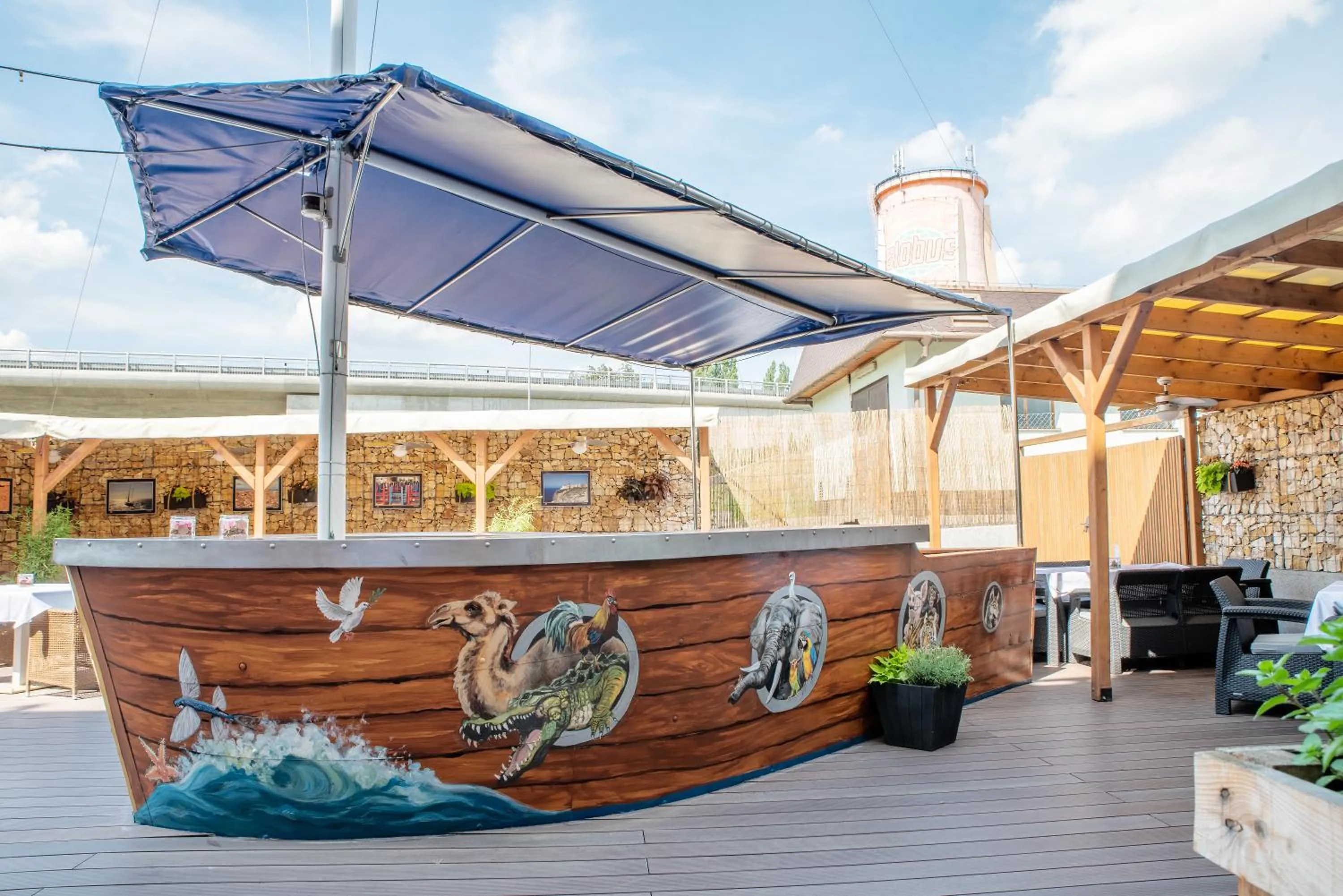 Restaurant & Design Hotel Noem Arch