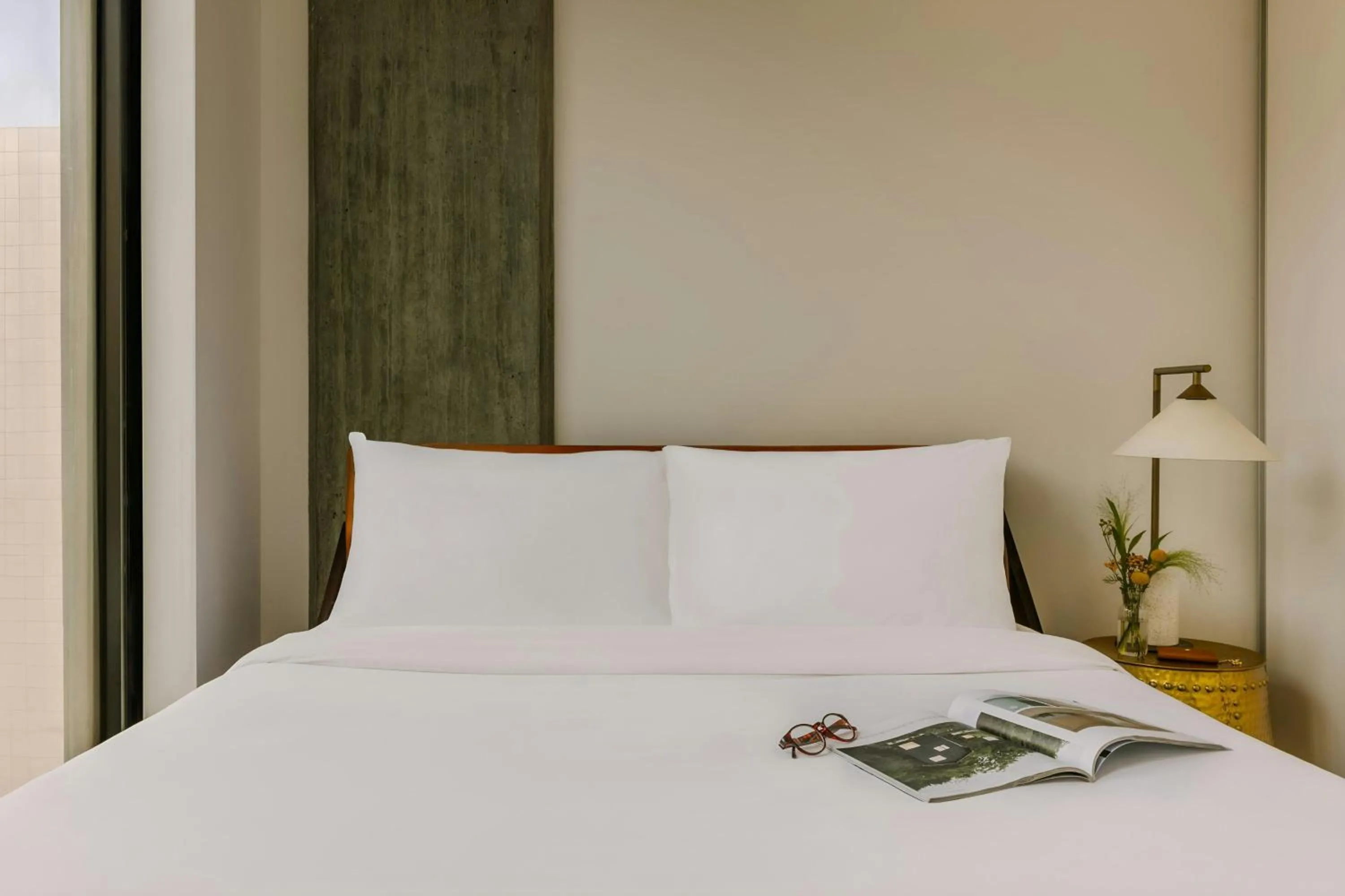 Bedroom, Bed in Sonder by Marriott Bonvoy Maisonneuve Apartments Downtown