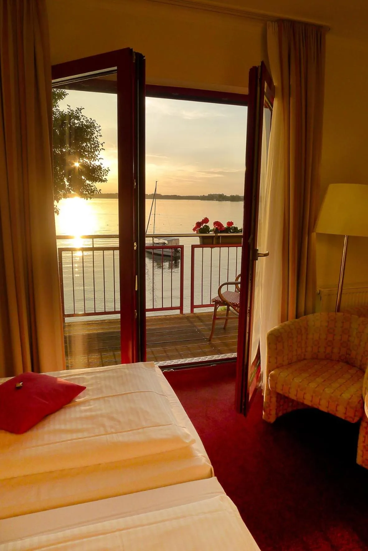 Balcony/Terrace, Bed in Seehotel Weit Meer