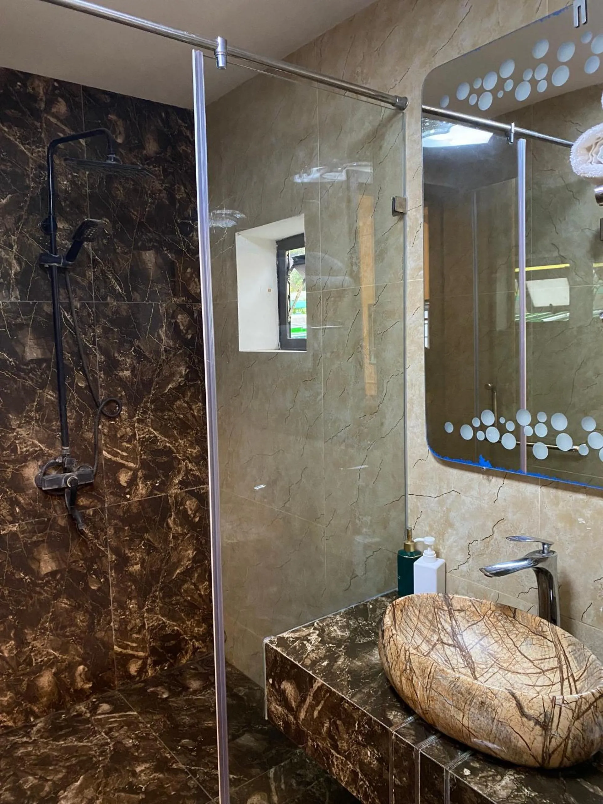 Bathroom in Bao Ngoc Hotel Linh Dam