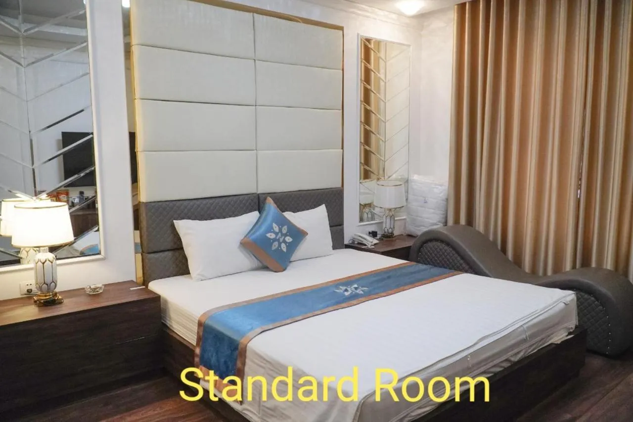 Bedroom, Bed in Bao Ngoc Hotel Linh Dam