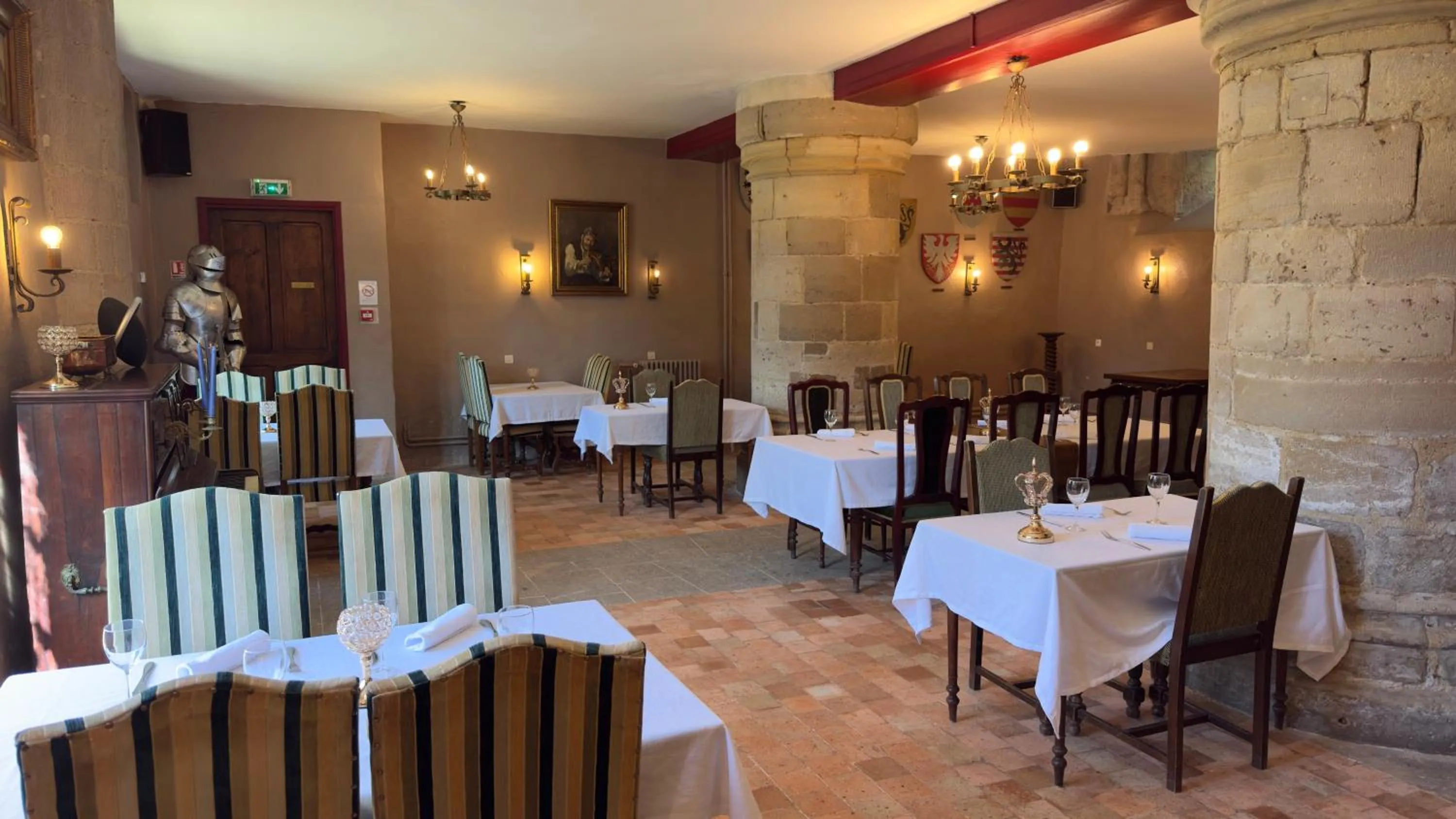 Restaurant/places to eat in L'Hostellerie du Château de Bricquebec