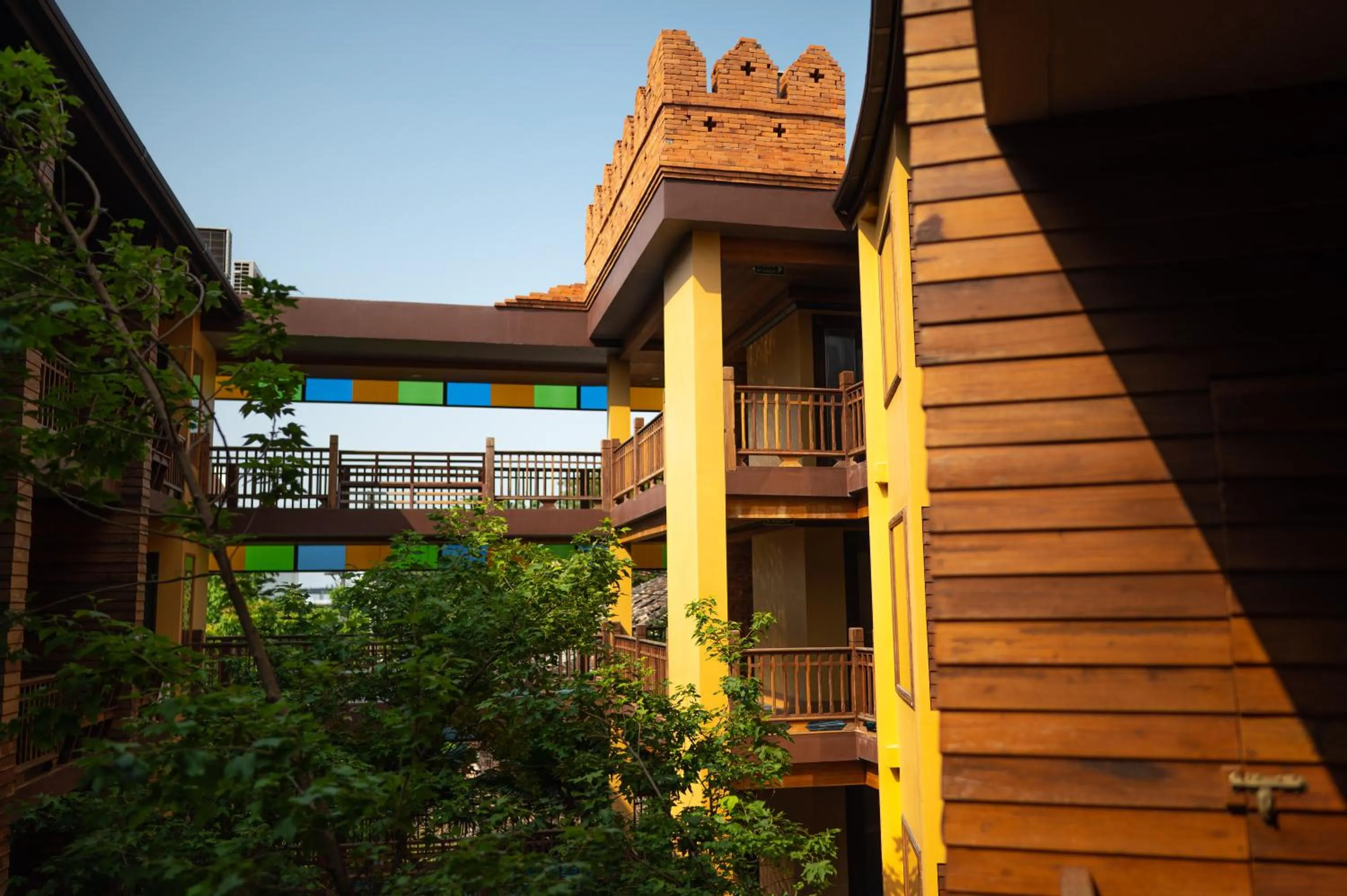 At Gate Thaphae Hotel