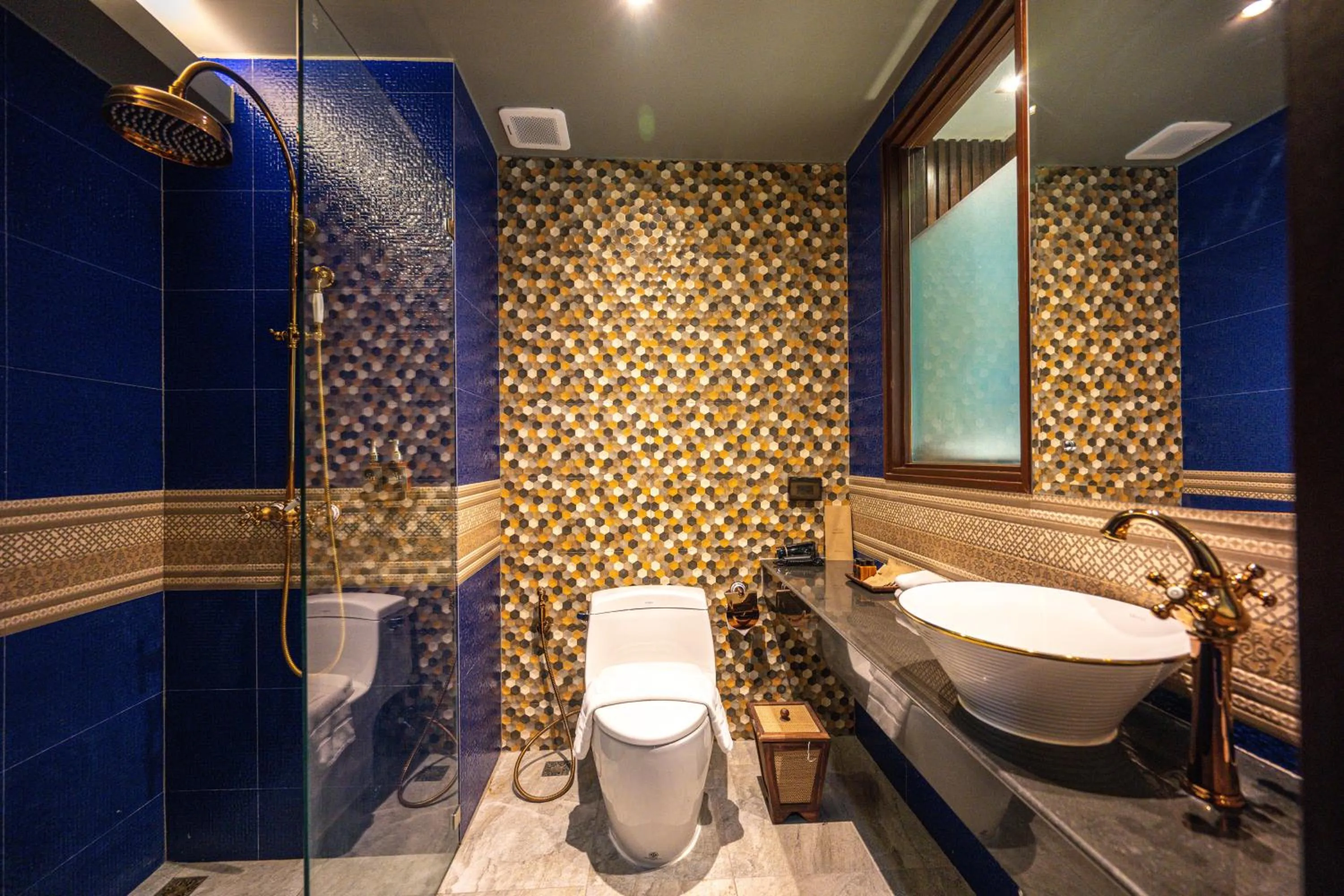 At Gate Thaphae Hotel