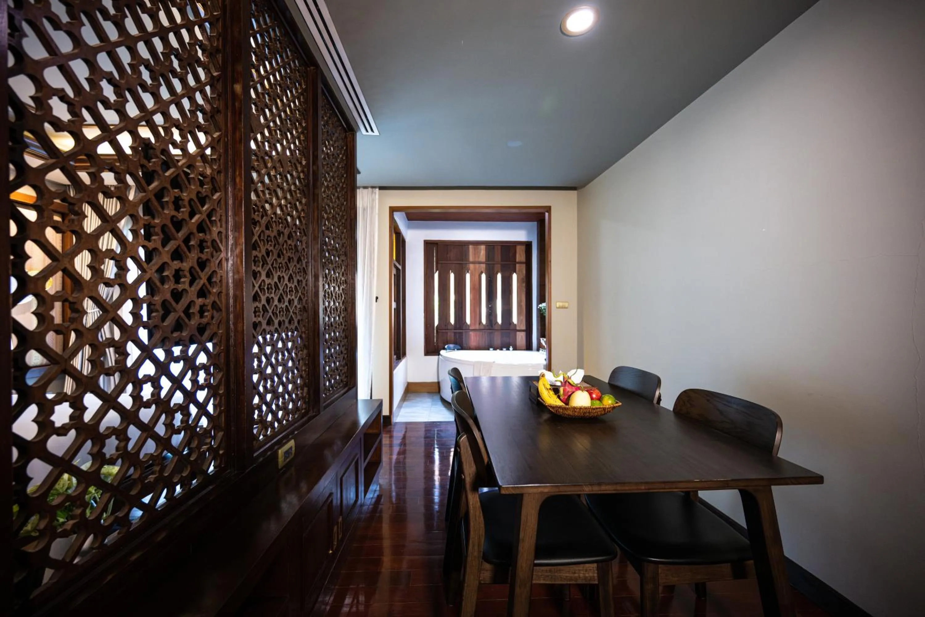 At Gate Thaphae Hotel