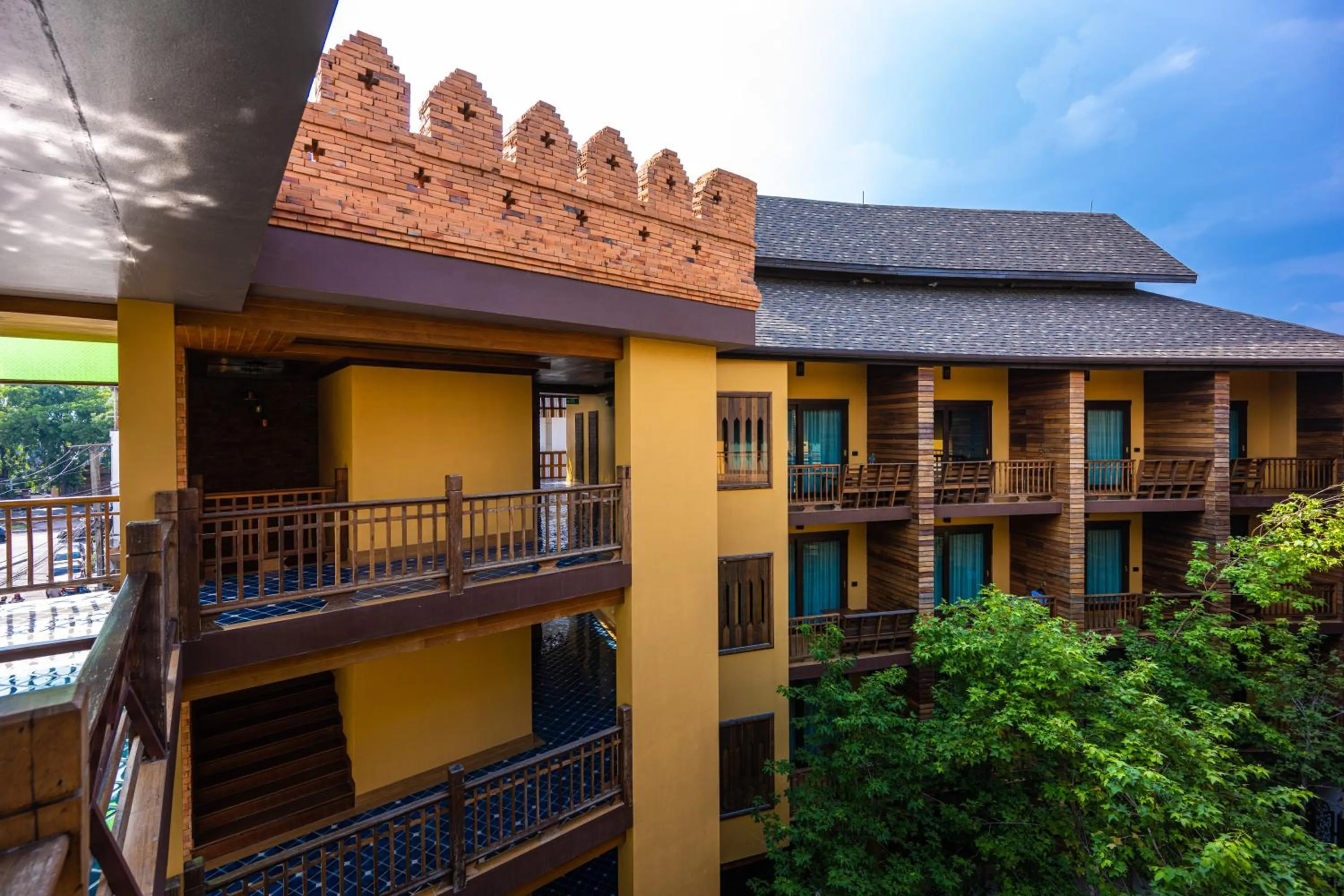 At Gate Thaphae Hotel