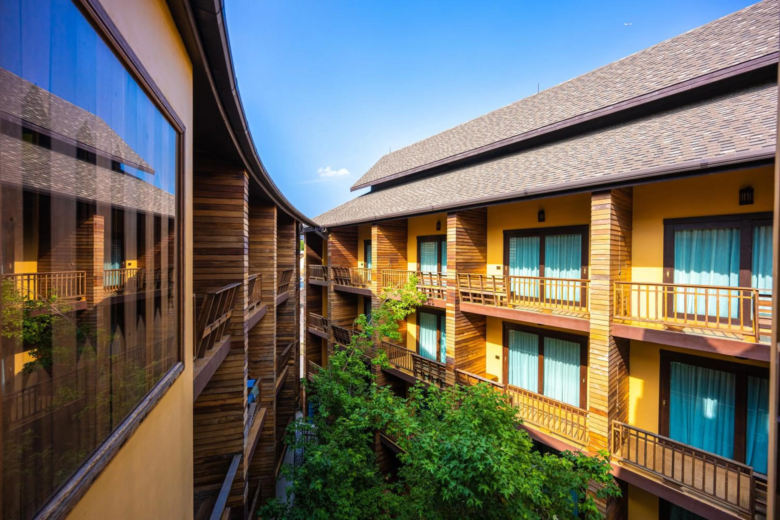 At Gate Thaphae Hotel