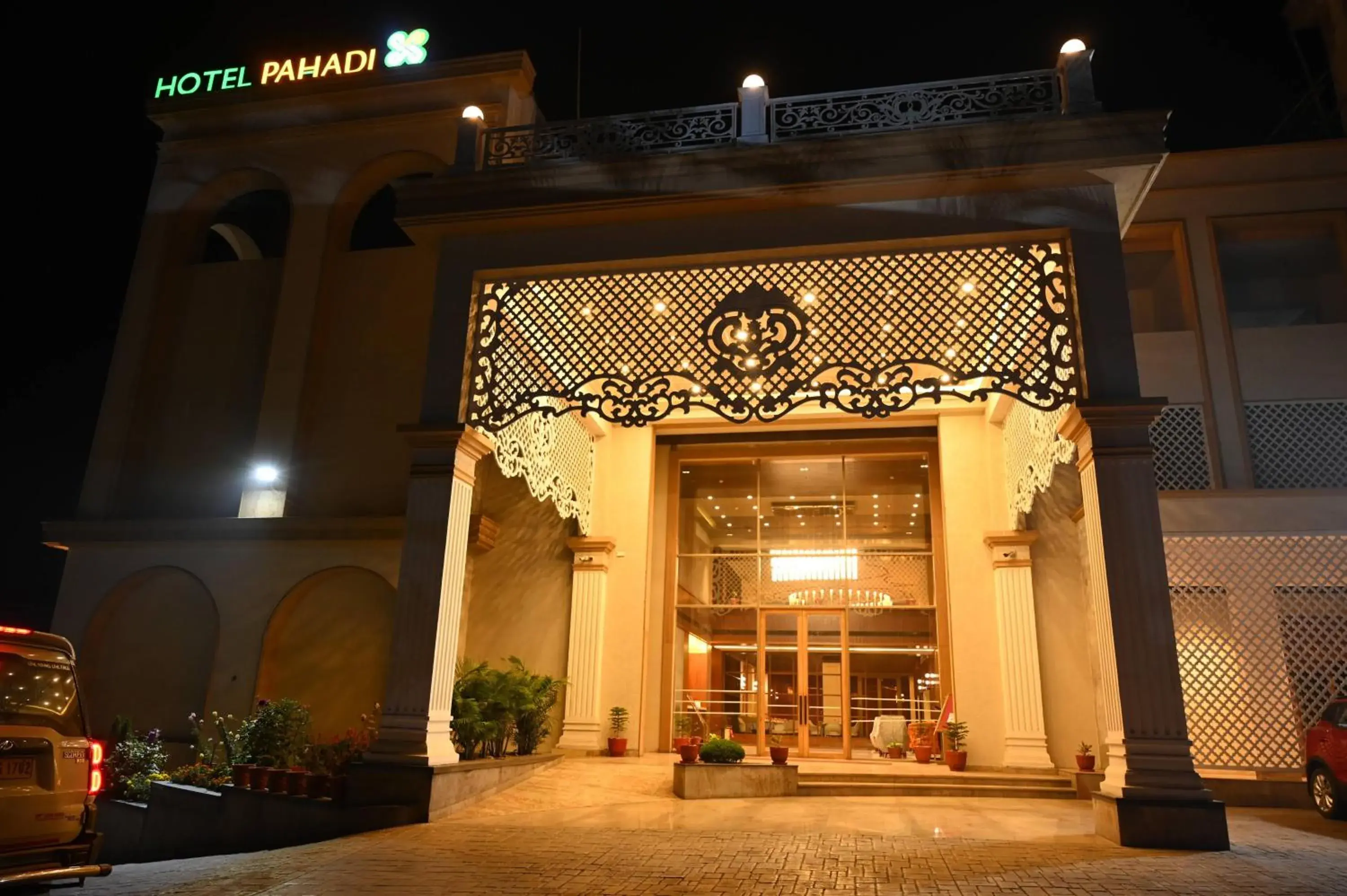 HOTEL PAHADI HOTEL PAHADI