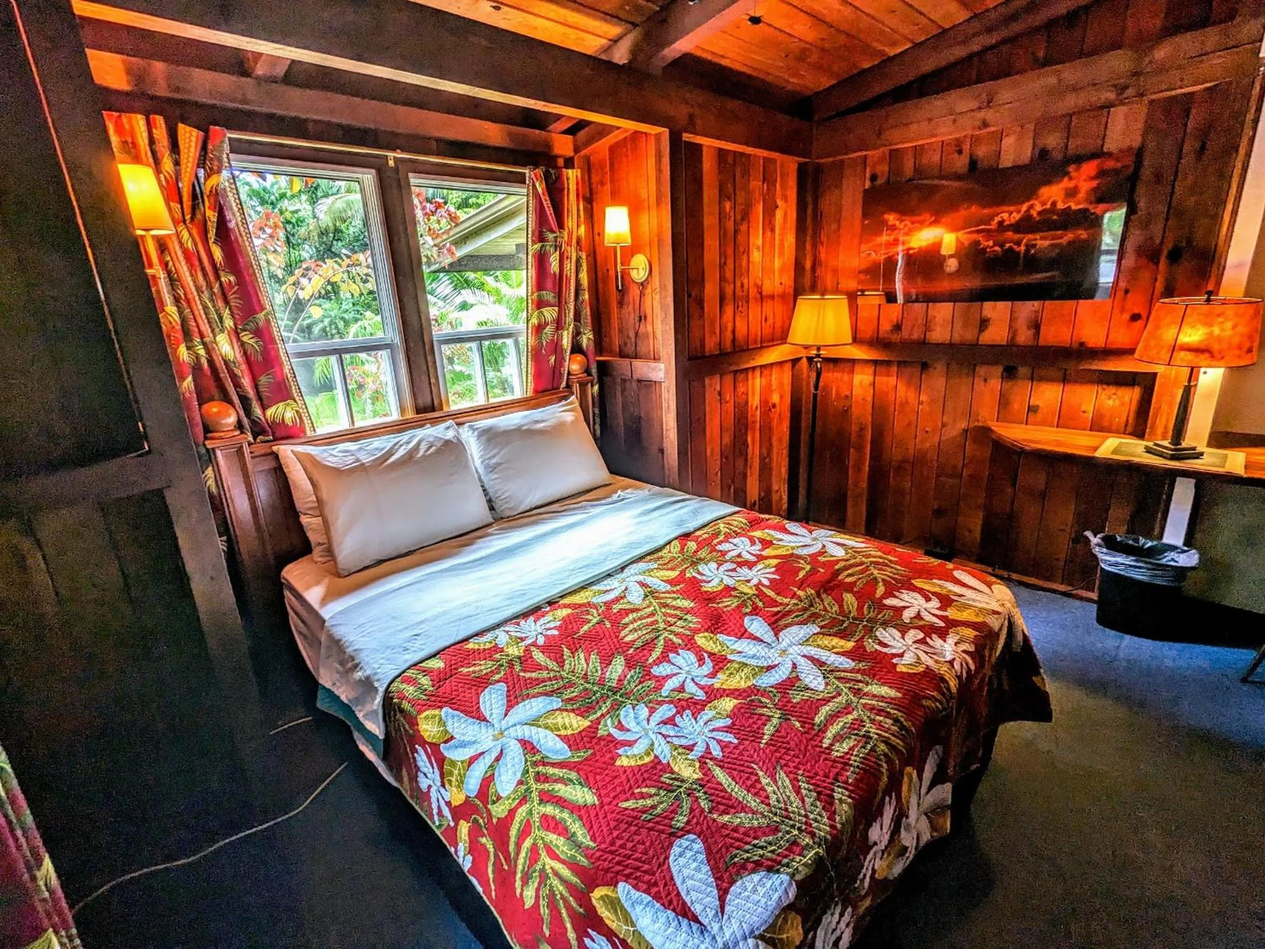 Photo of the whole room, Bed in Kehena Mauka Nui Club LGBTQIA+ Clothing Optional