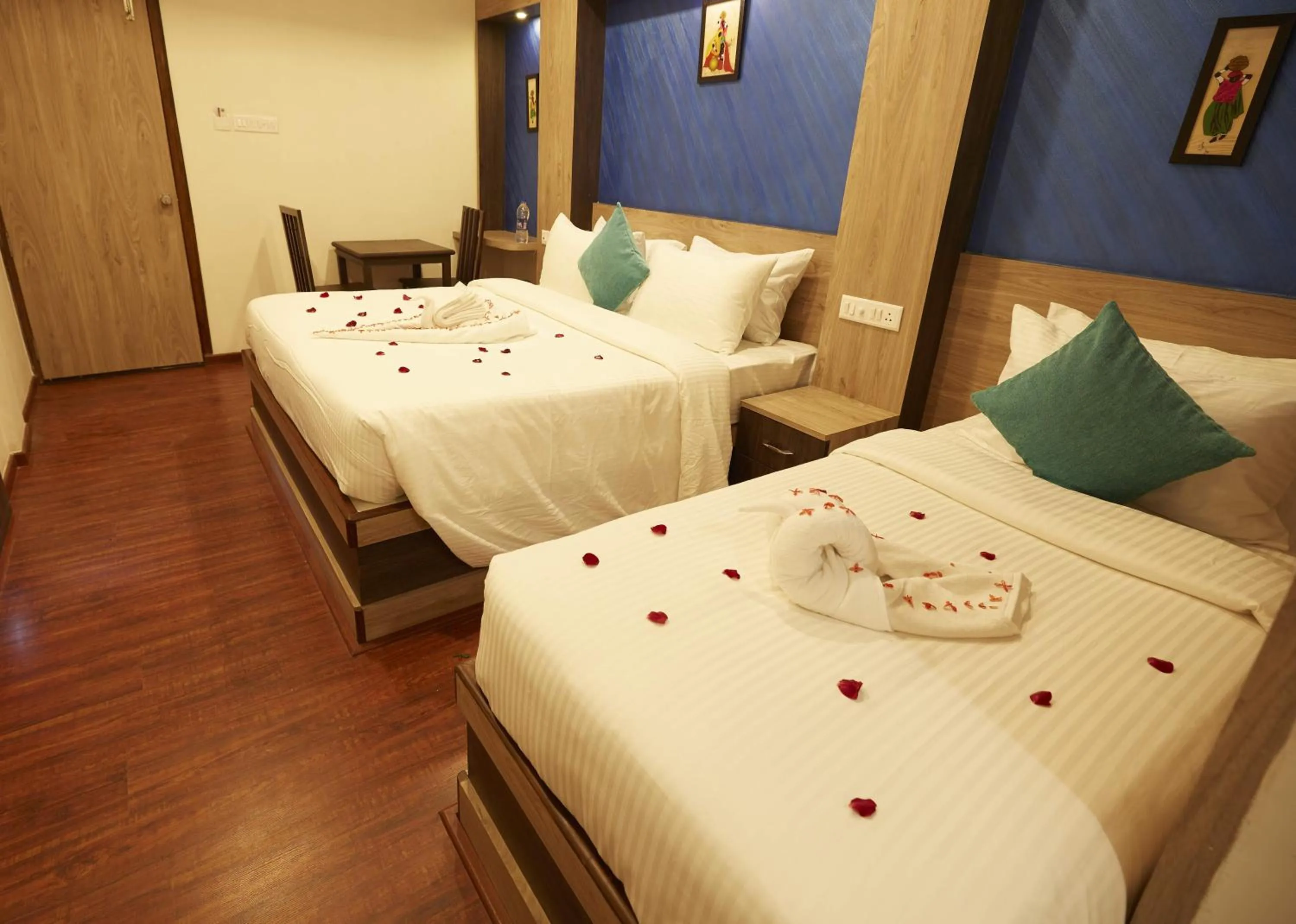 Bed in Hotel Ramtel inn