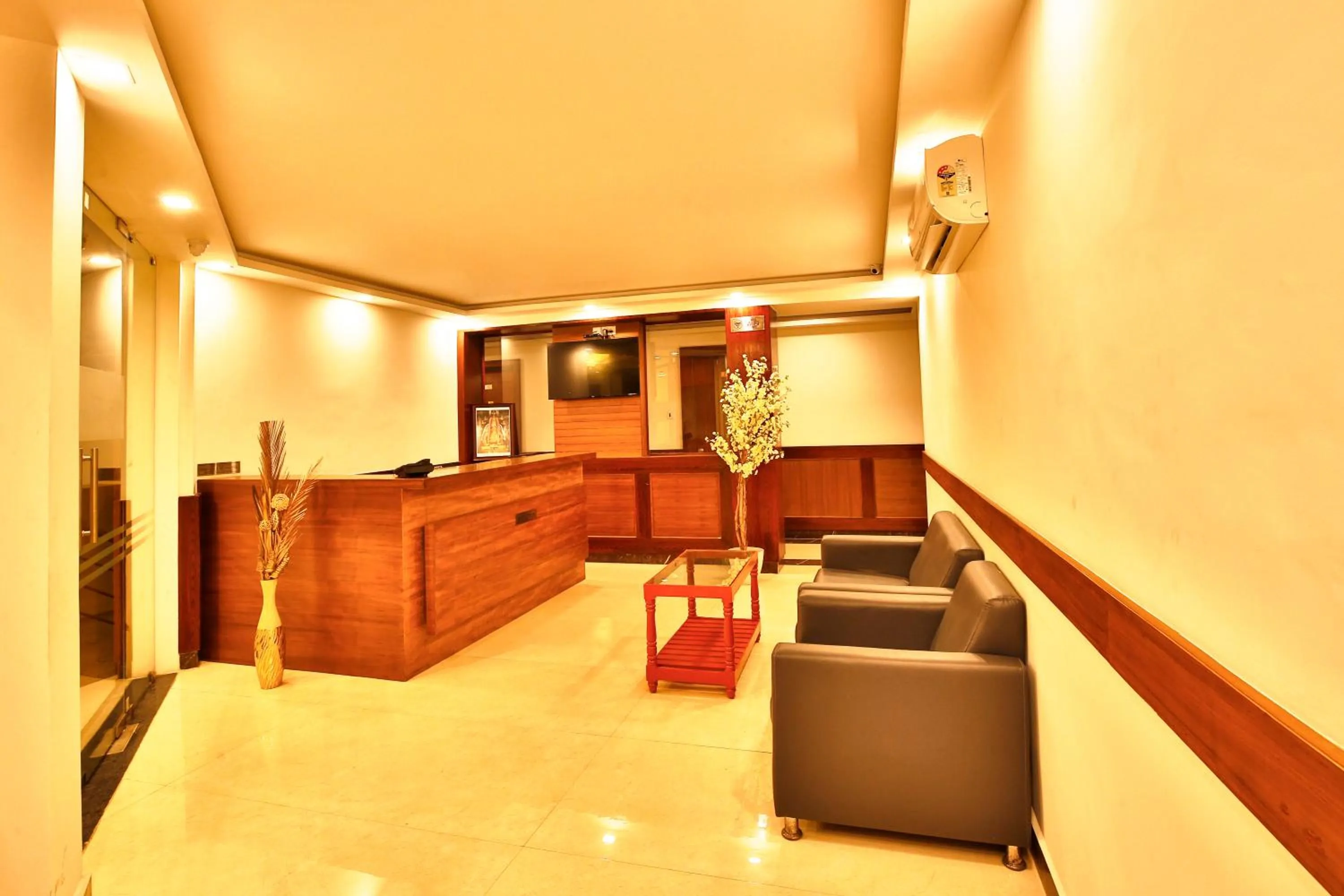 Lobby or reception in Hotel Ramtel inn