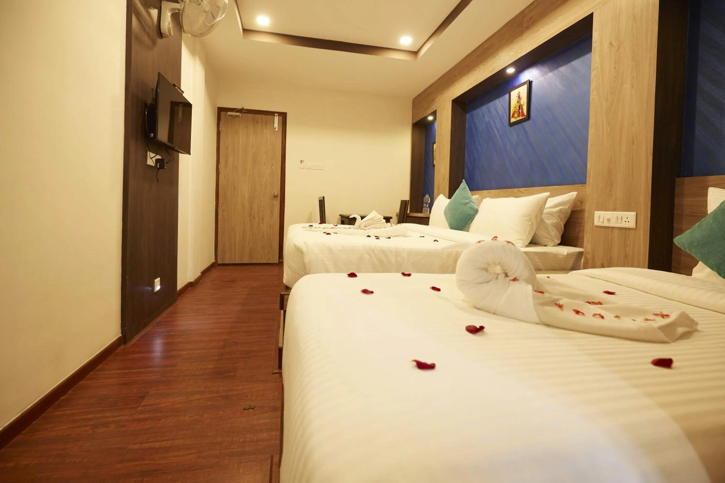 Bed in Hotel Ramtel inn