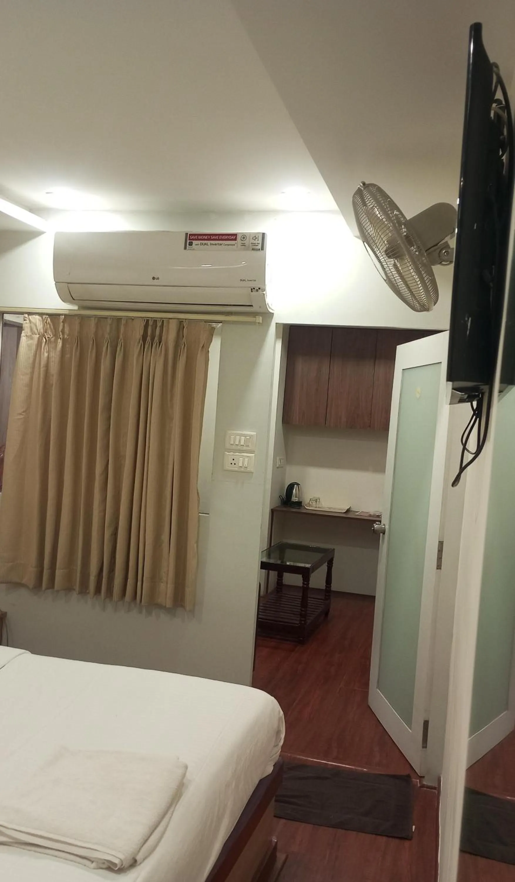 TV and multimedia, Bed in Hotel Ramtel inn