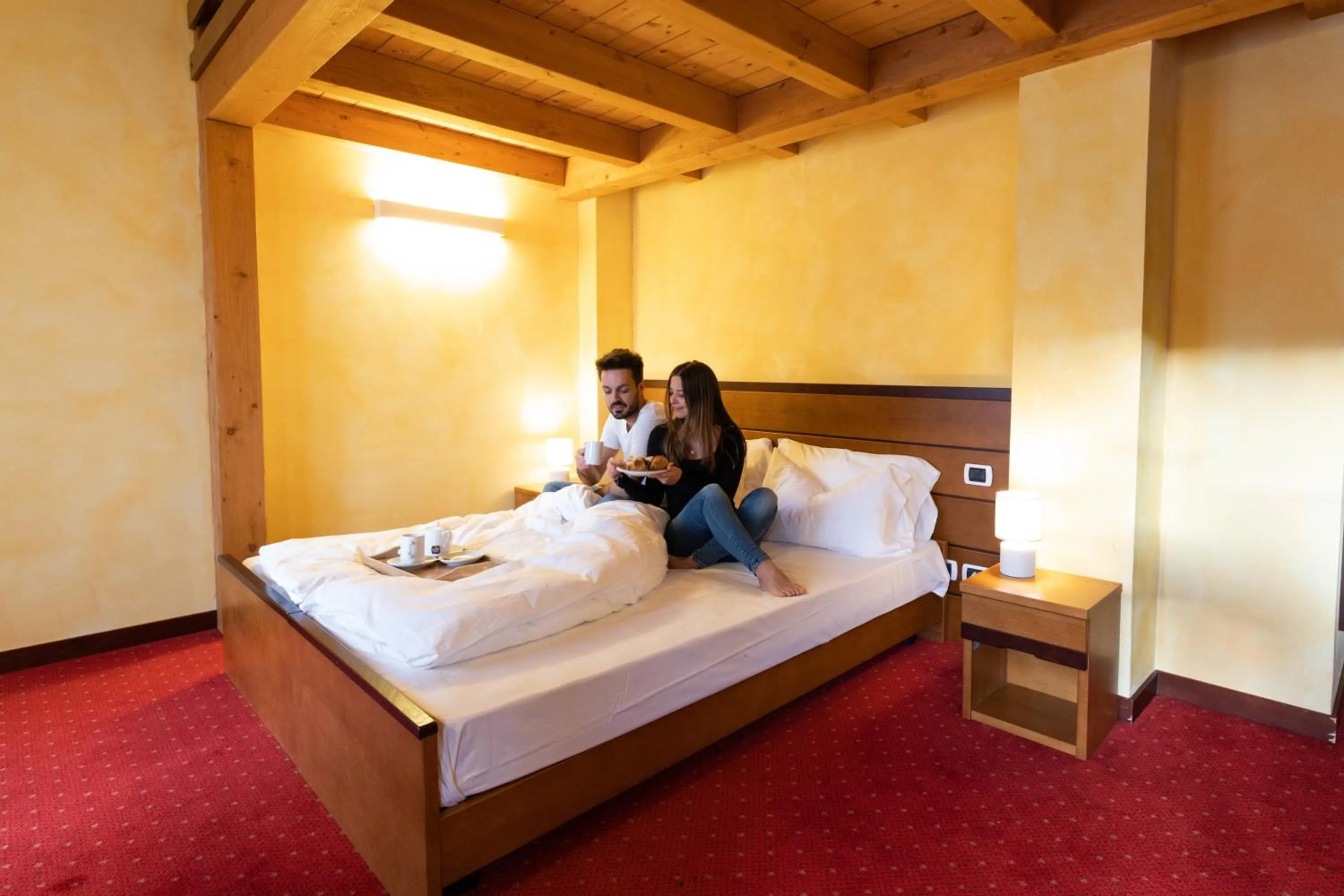 People, Bed in Hotel Enzo Moro